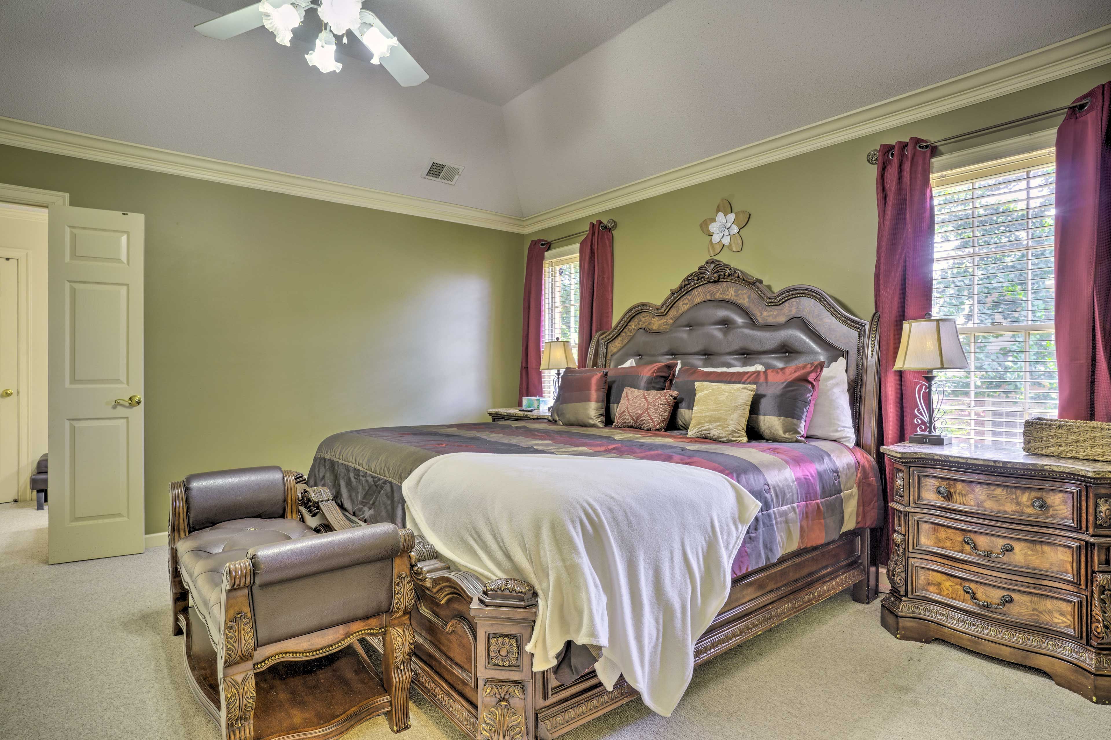 Bedroom 1 | King Bed