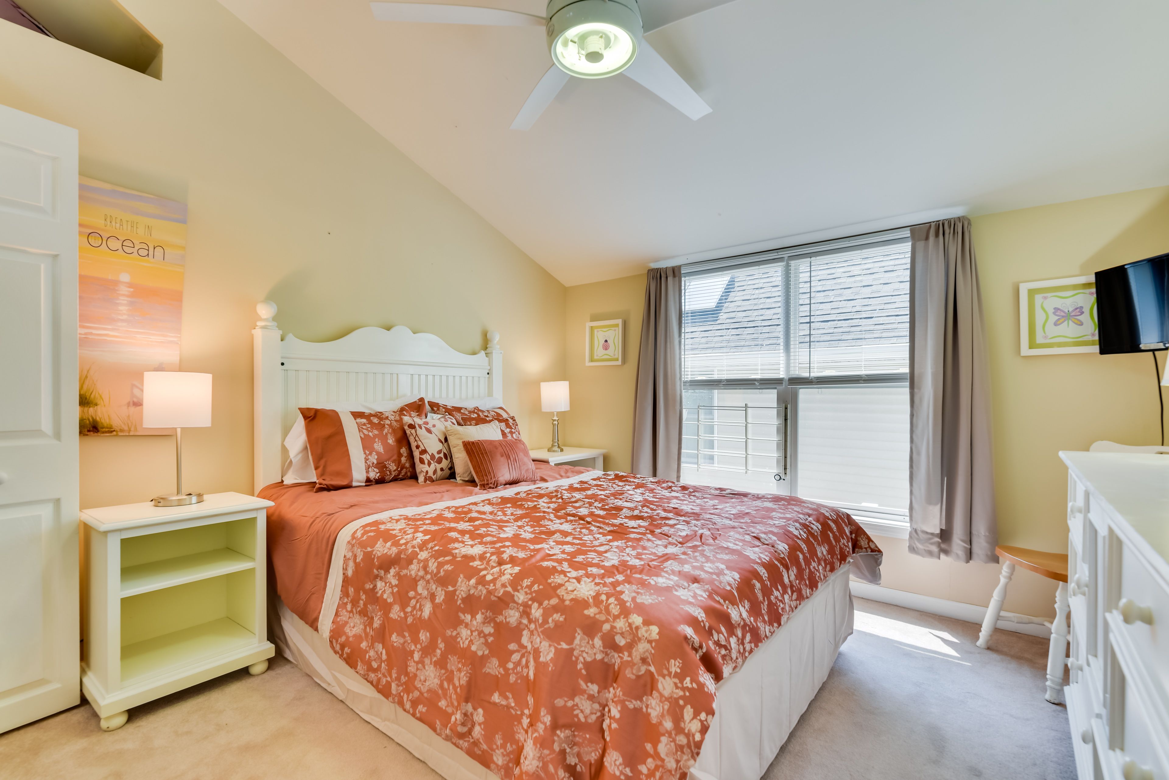 Bedroom 3 | 2nd Floor | Queen Bed | Smart TV