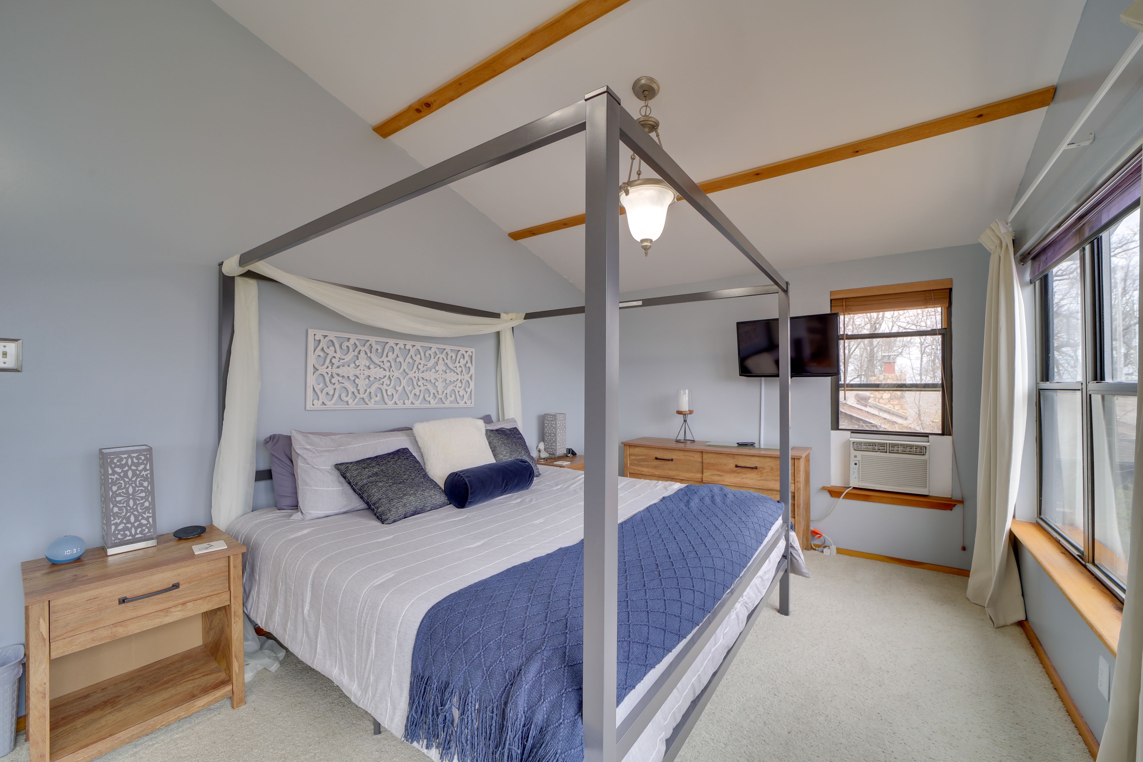 Bedroom 2 | Upper Level | King Bed | Smart TV