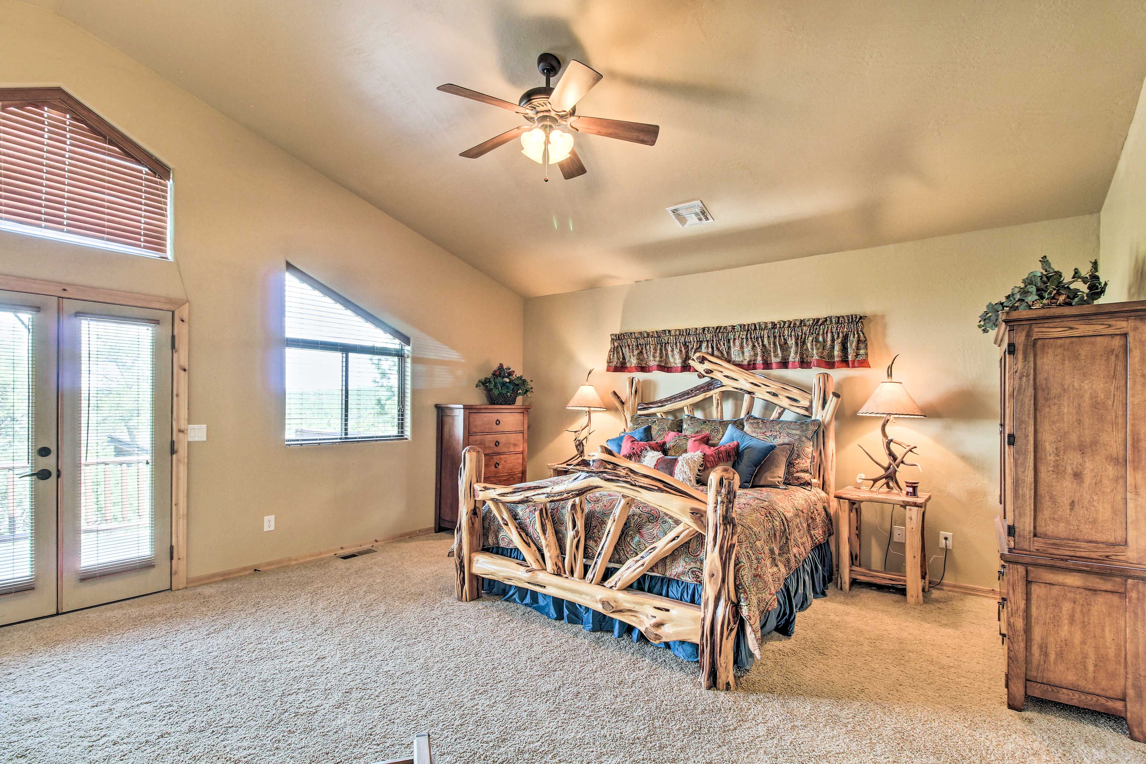 Bedroom 1 | King Bed