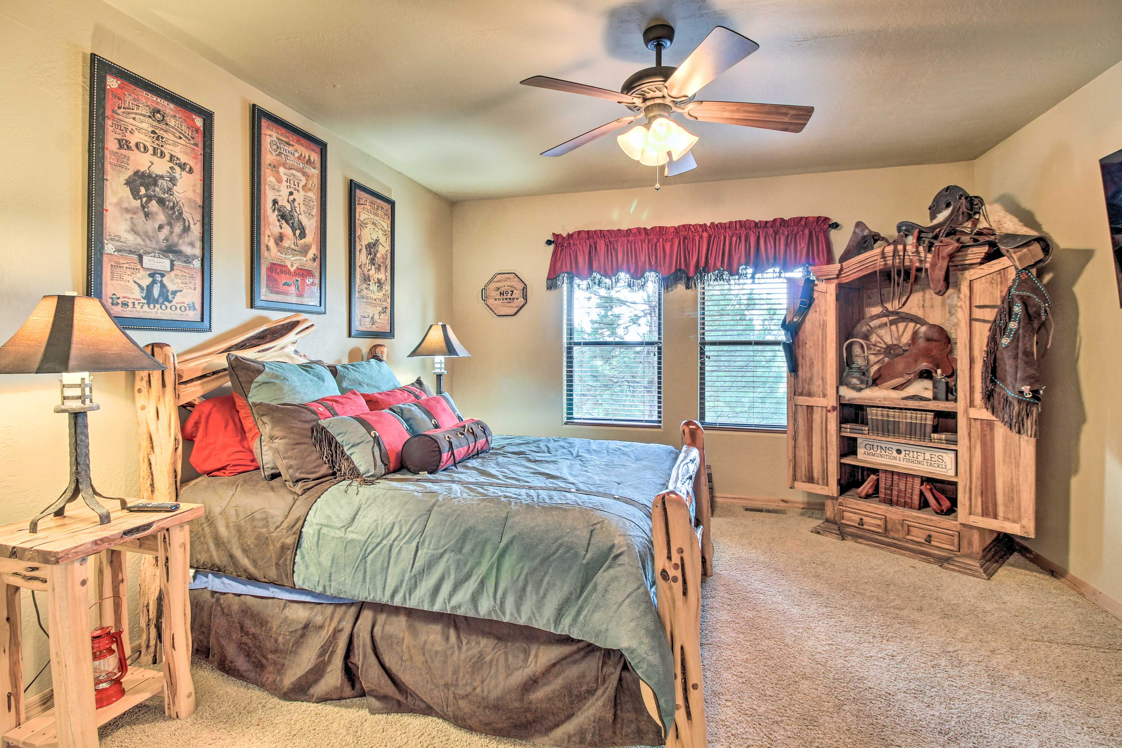 Bedroom 2 | Queen Bed | Smart TV