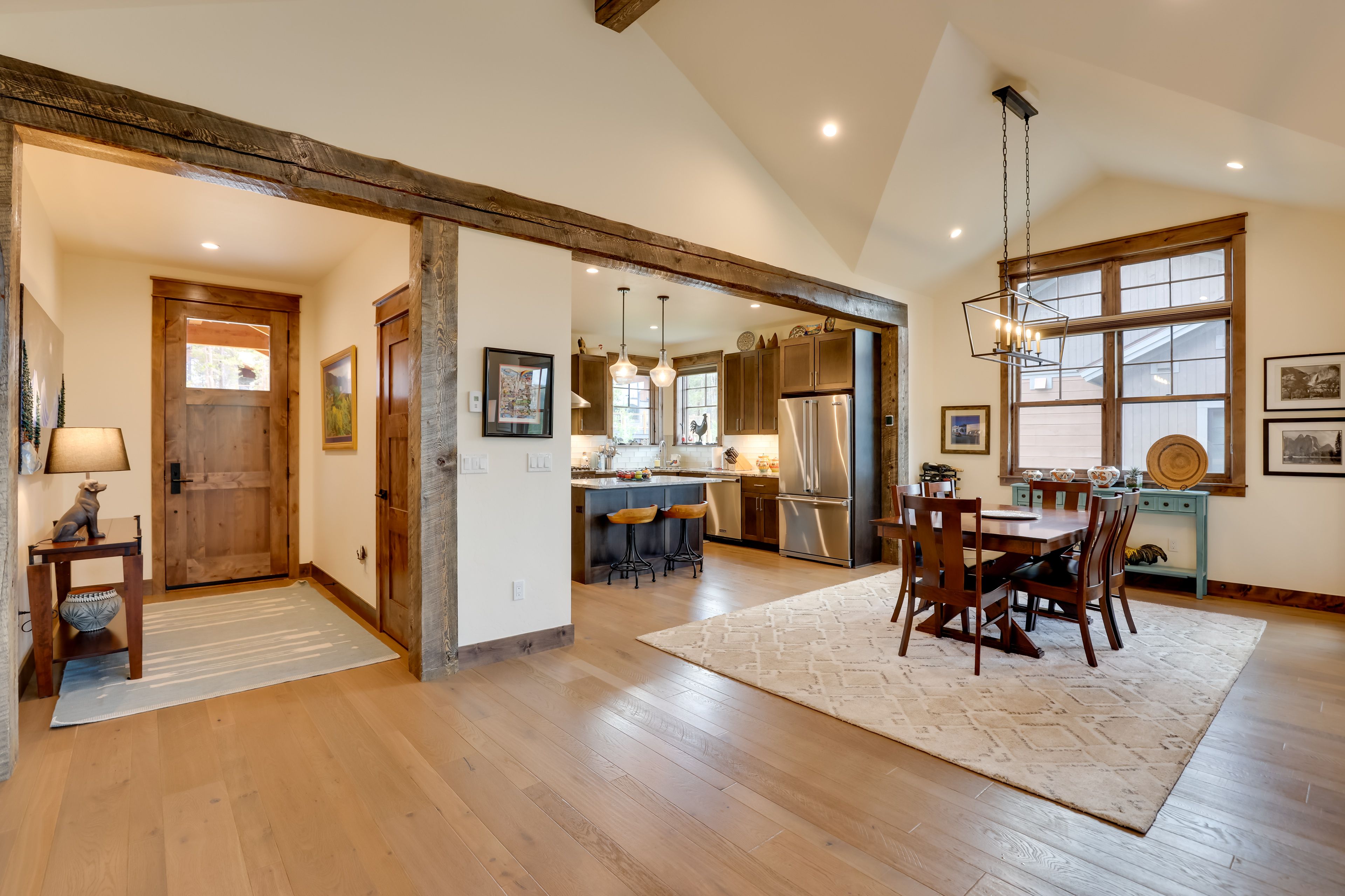 Dining Area | Dishware Provided | Books | Board Games
