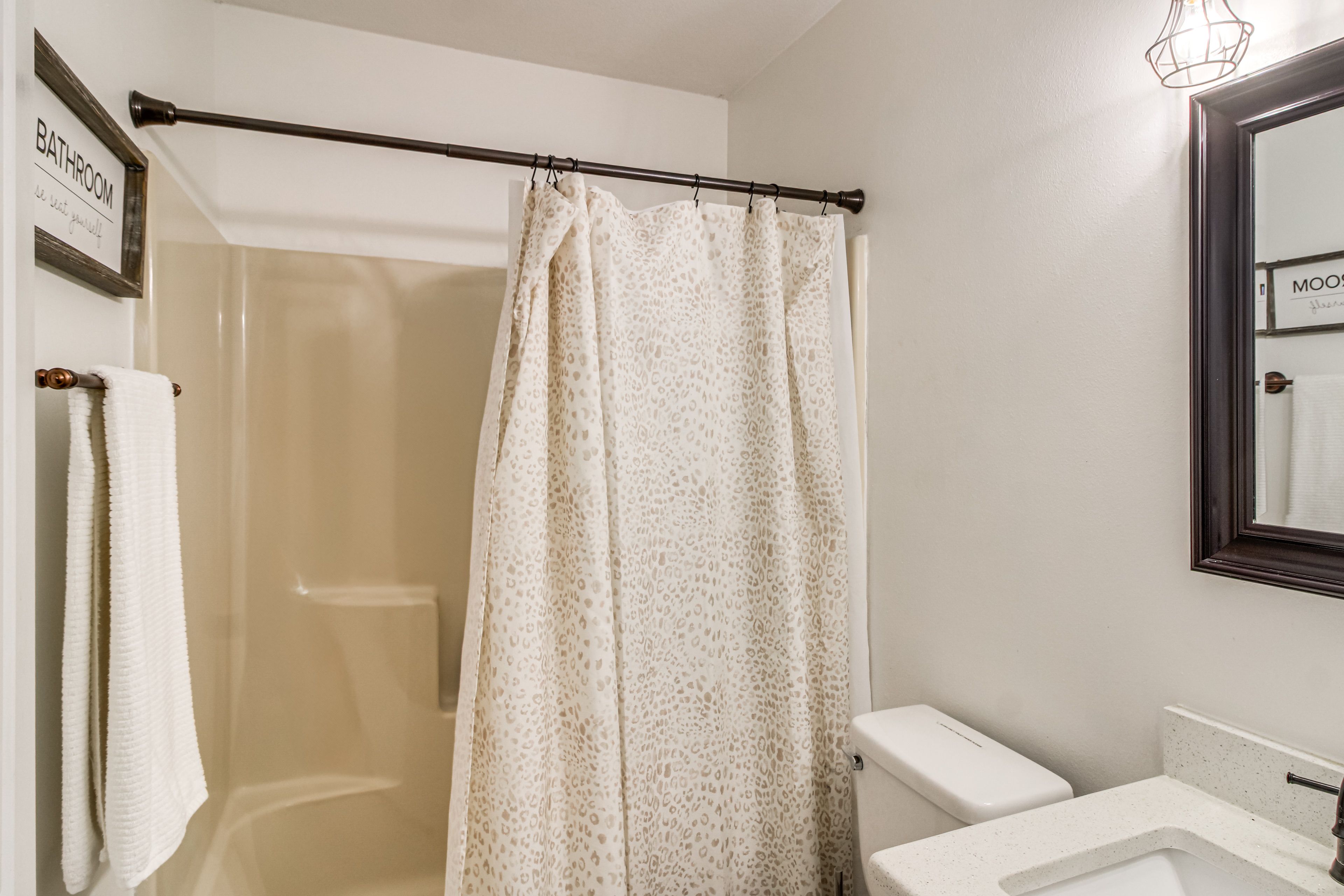 Full Bathroom | Hair Dryer