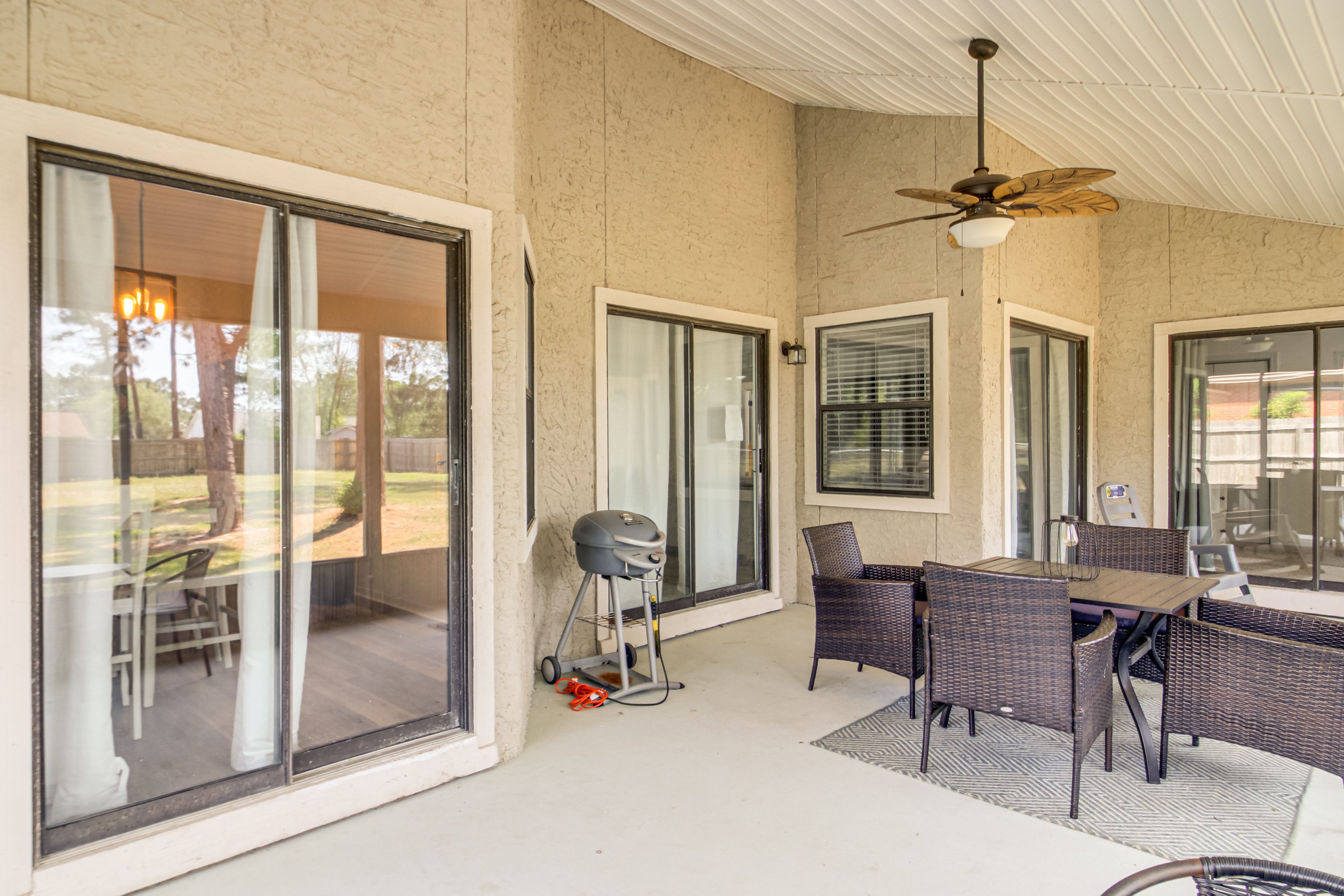 Screened-In Patio | Electric Grill