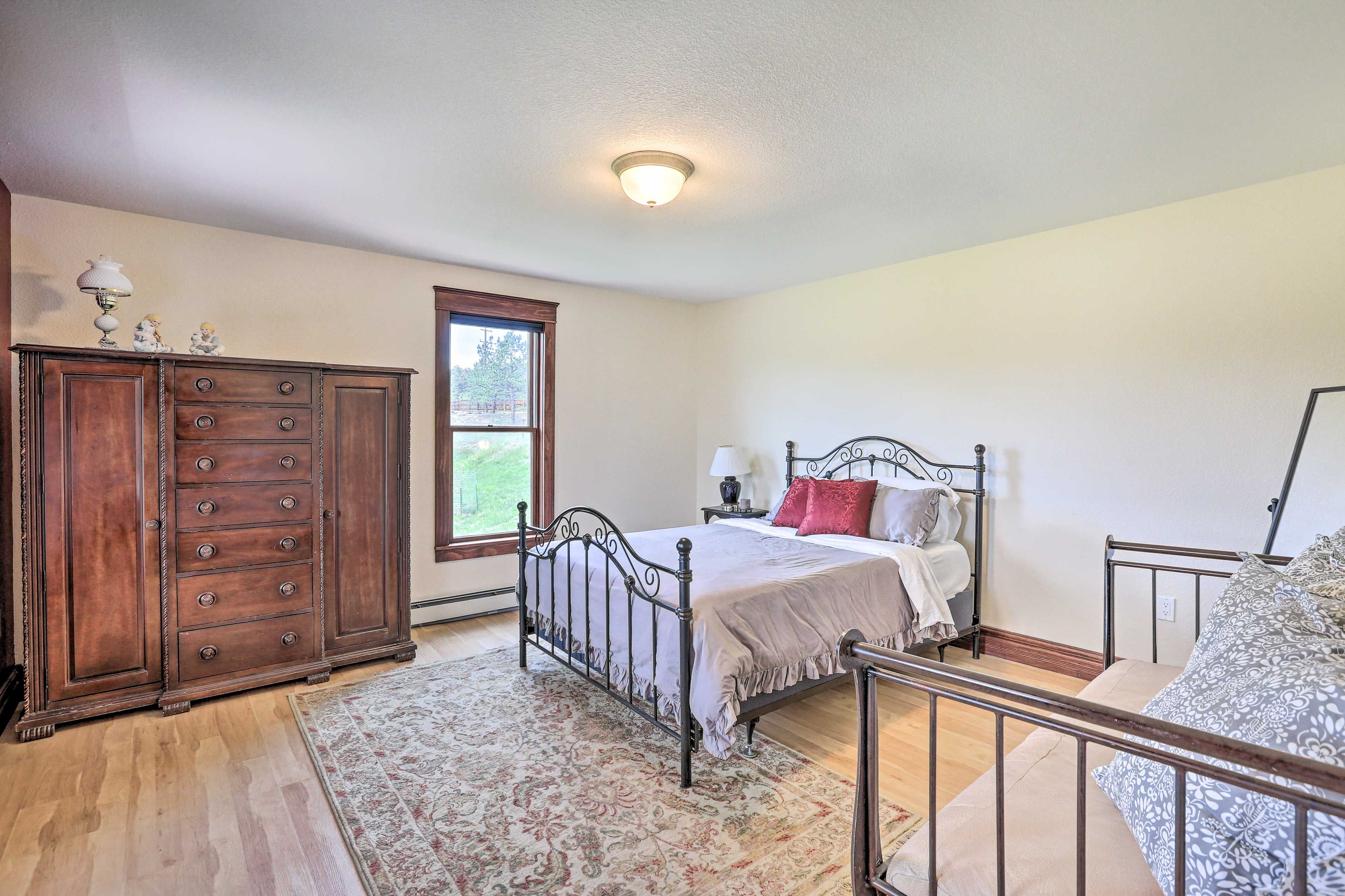 Bedroom 3 | Queen Bed | Sleeper Sofa | 2nd Floor