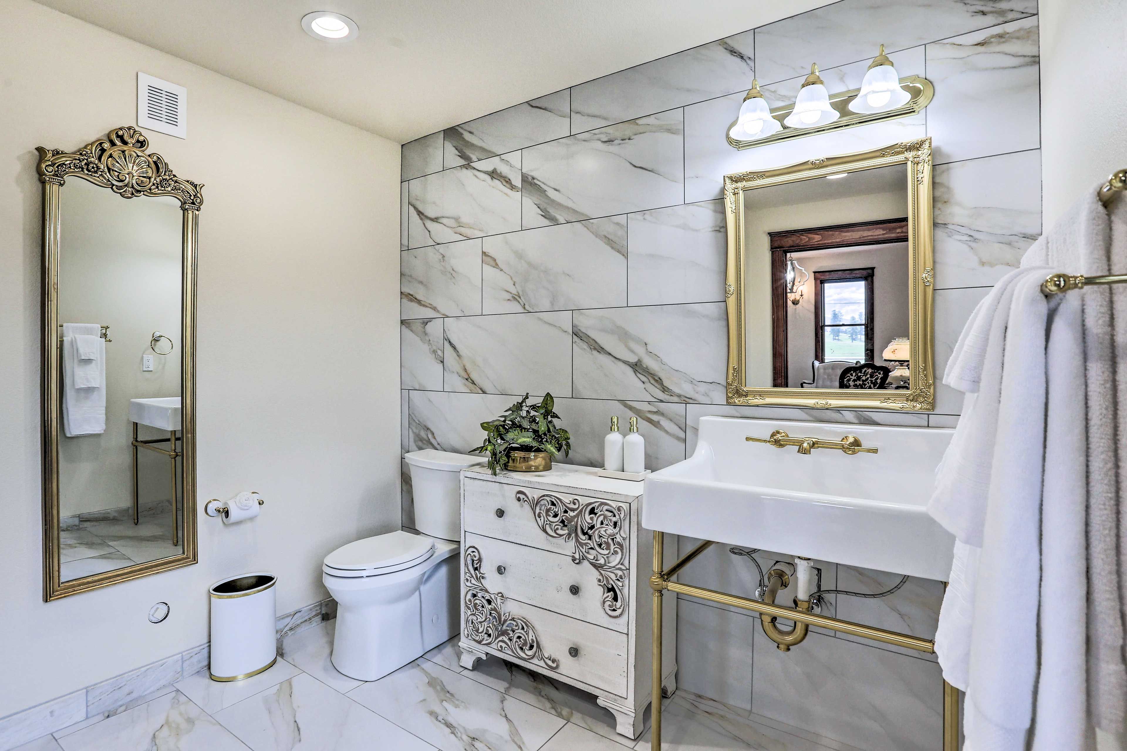 Full Bathroom | Hair Dryer