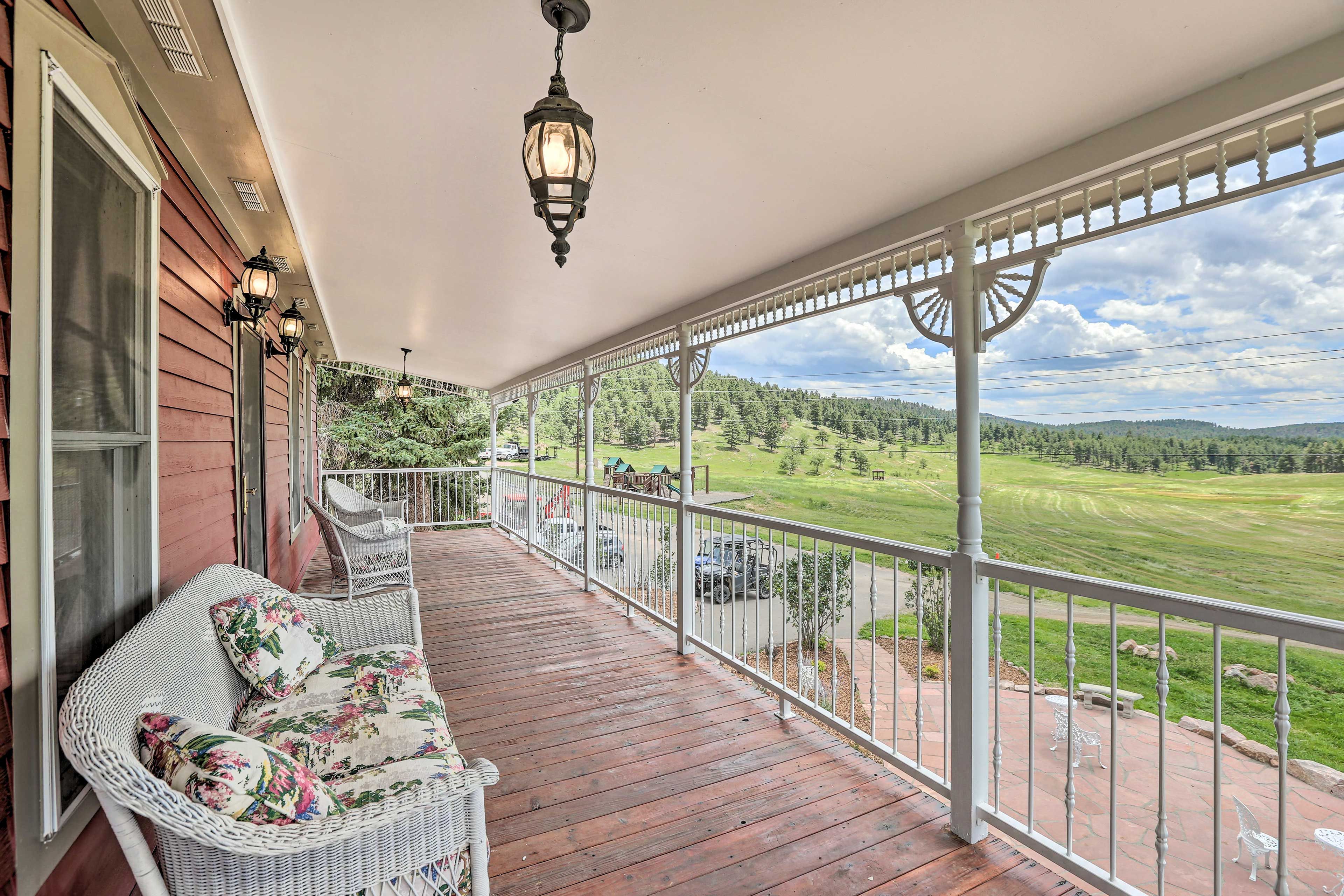 Upper Deck | Gas Grill (Propane Provided)