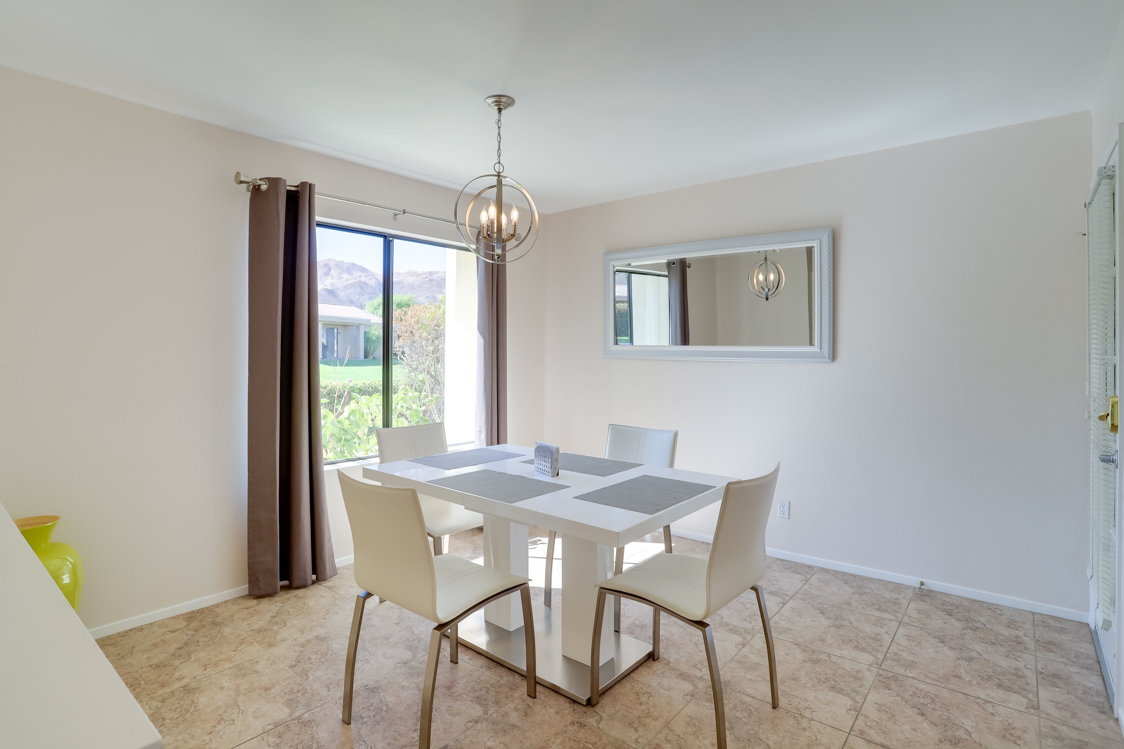 Dining Room | Central Air Conditioning | Full Kitchen | Cooking Basics