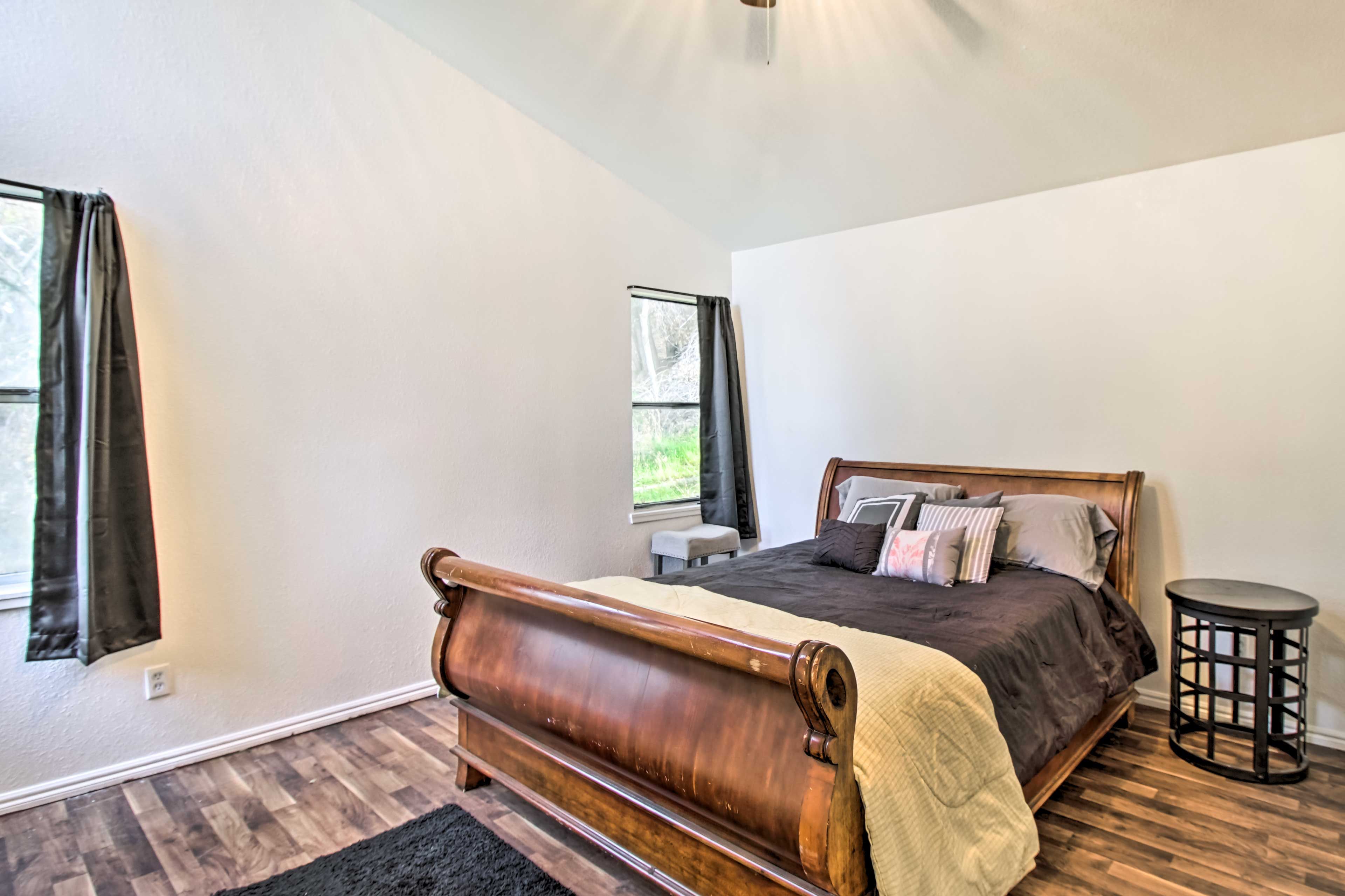Bedroom 1 | King Bed | Linens Provided