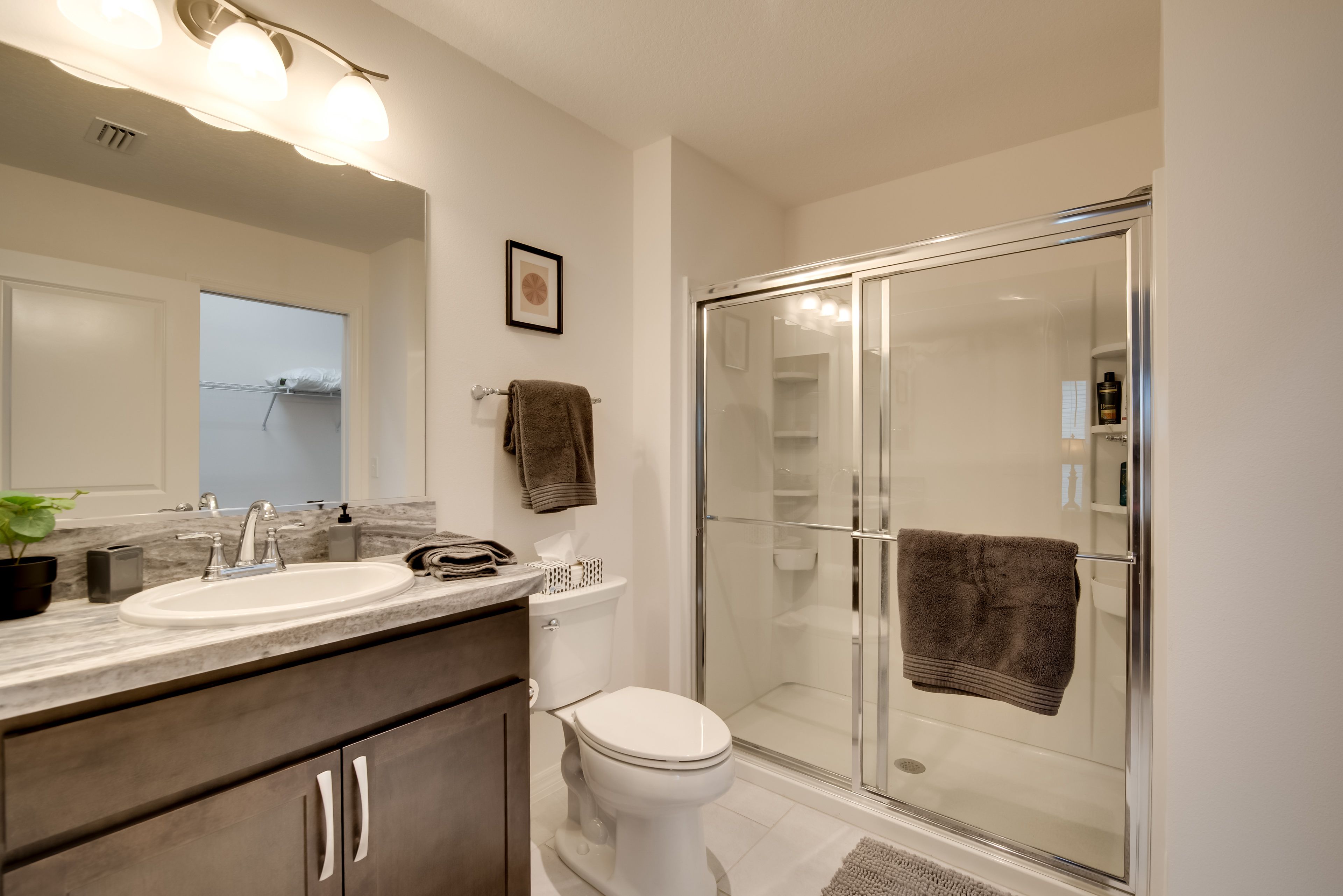 En-Suite Bathroom | Linens & Towels