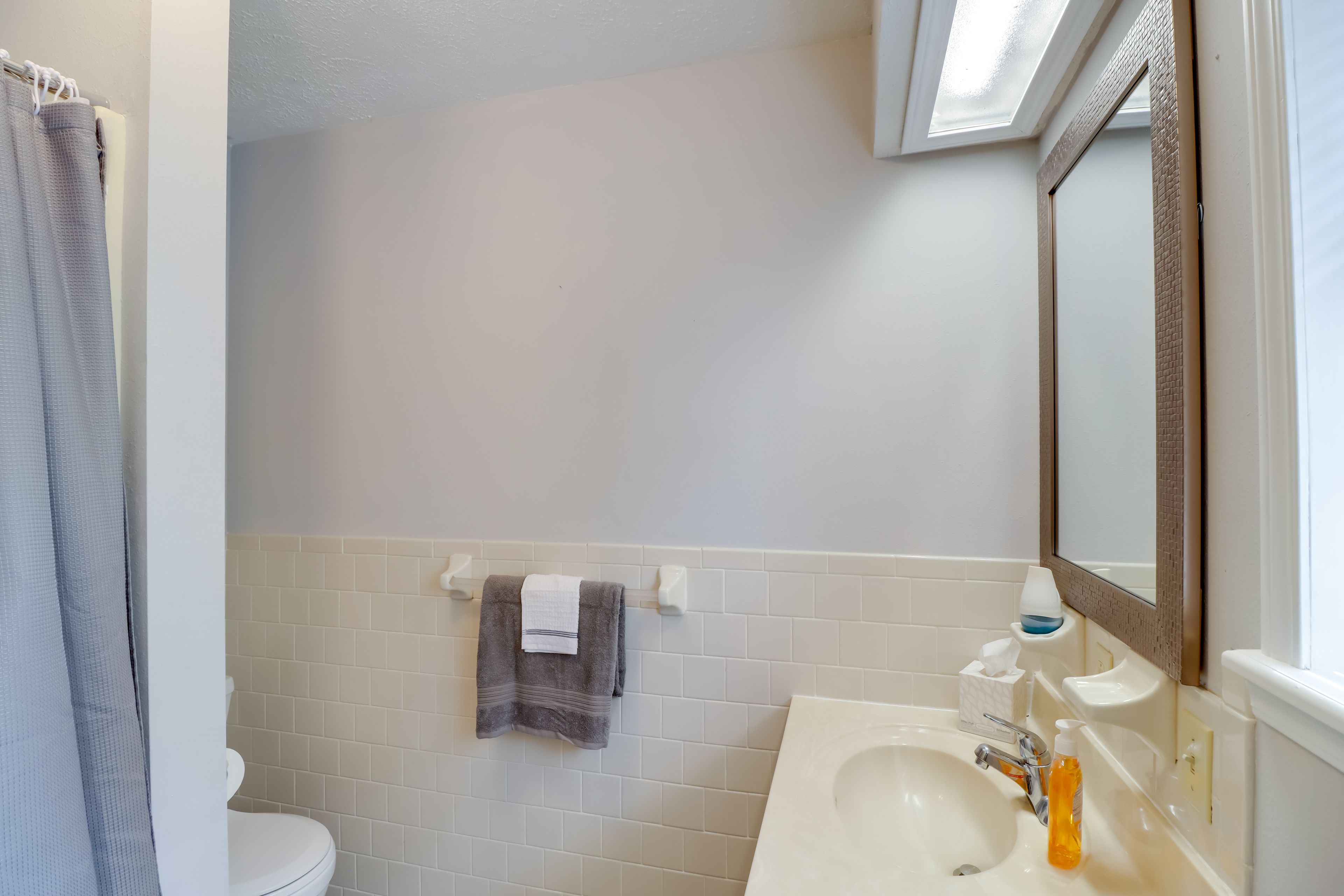 En-Suite Bathroom | Towels Provided
