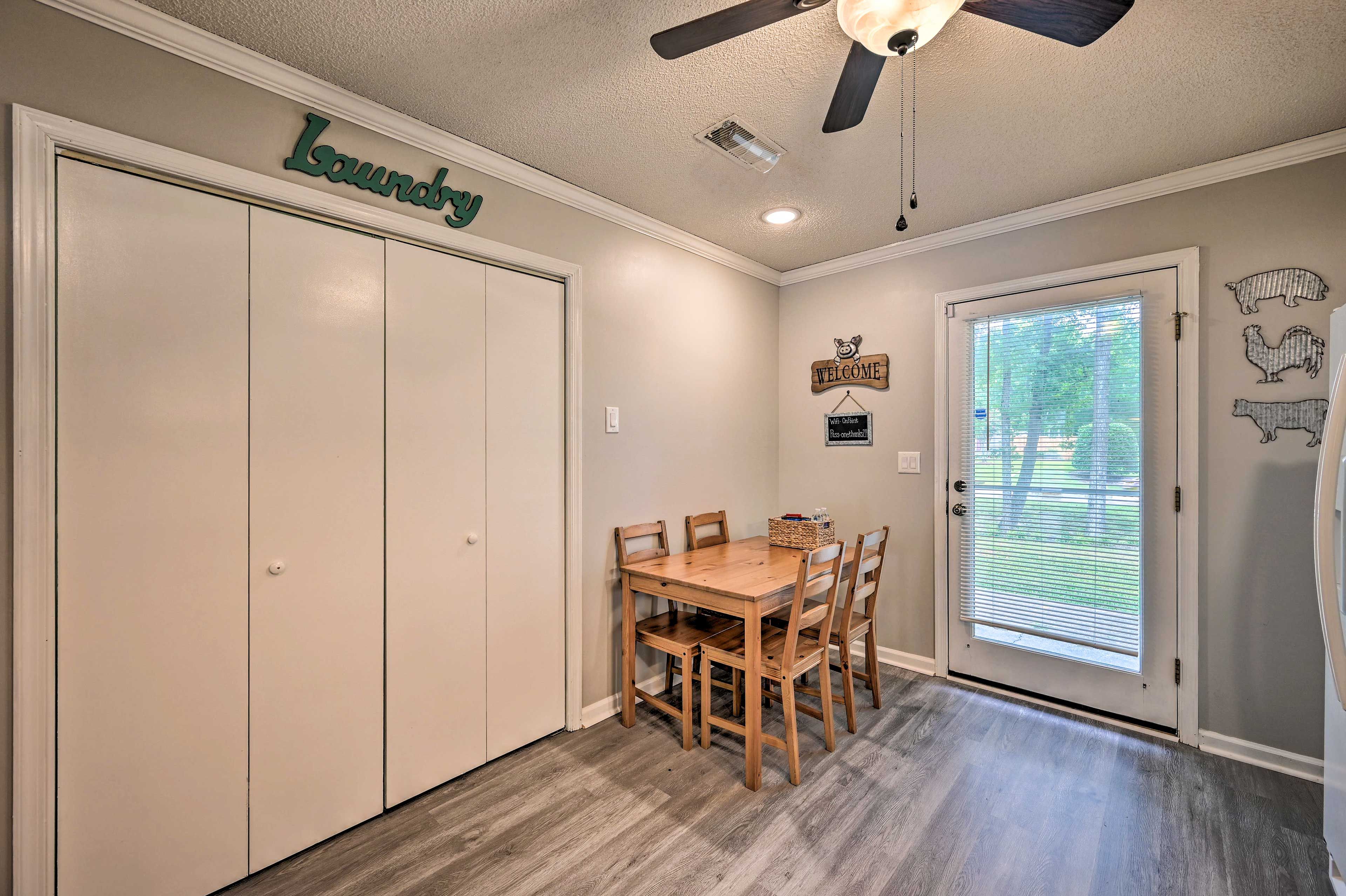 Dining Area | Dishware & Flatware Provided