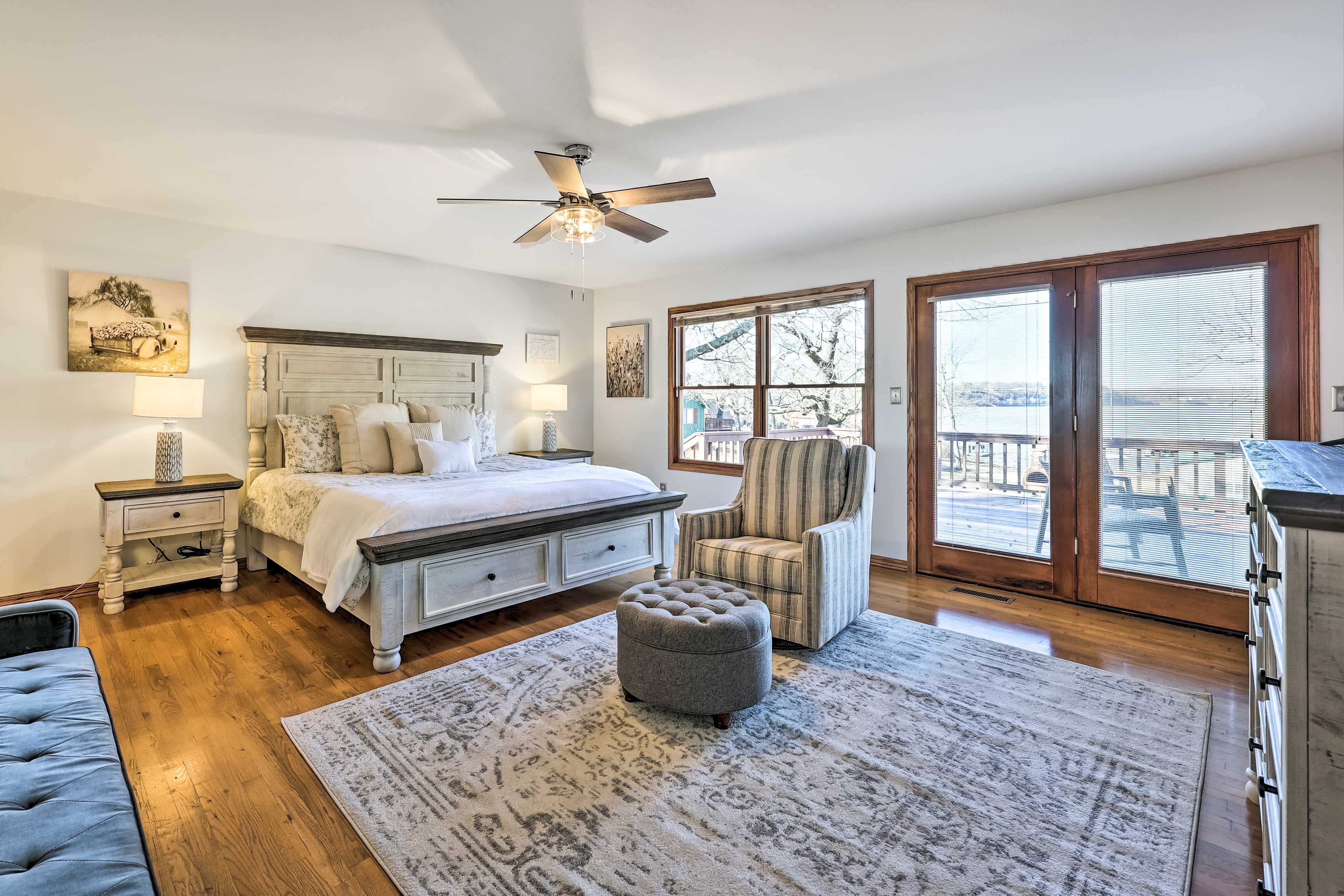 Bedroom 1 | King Bed | Smart TV