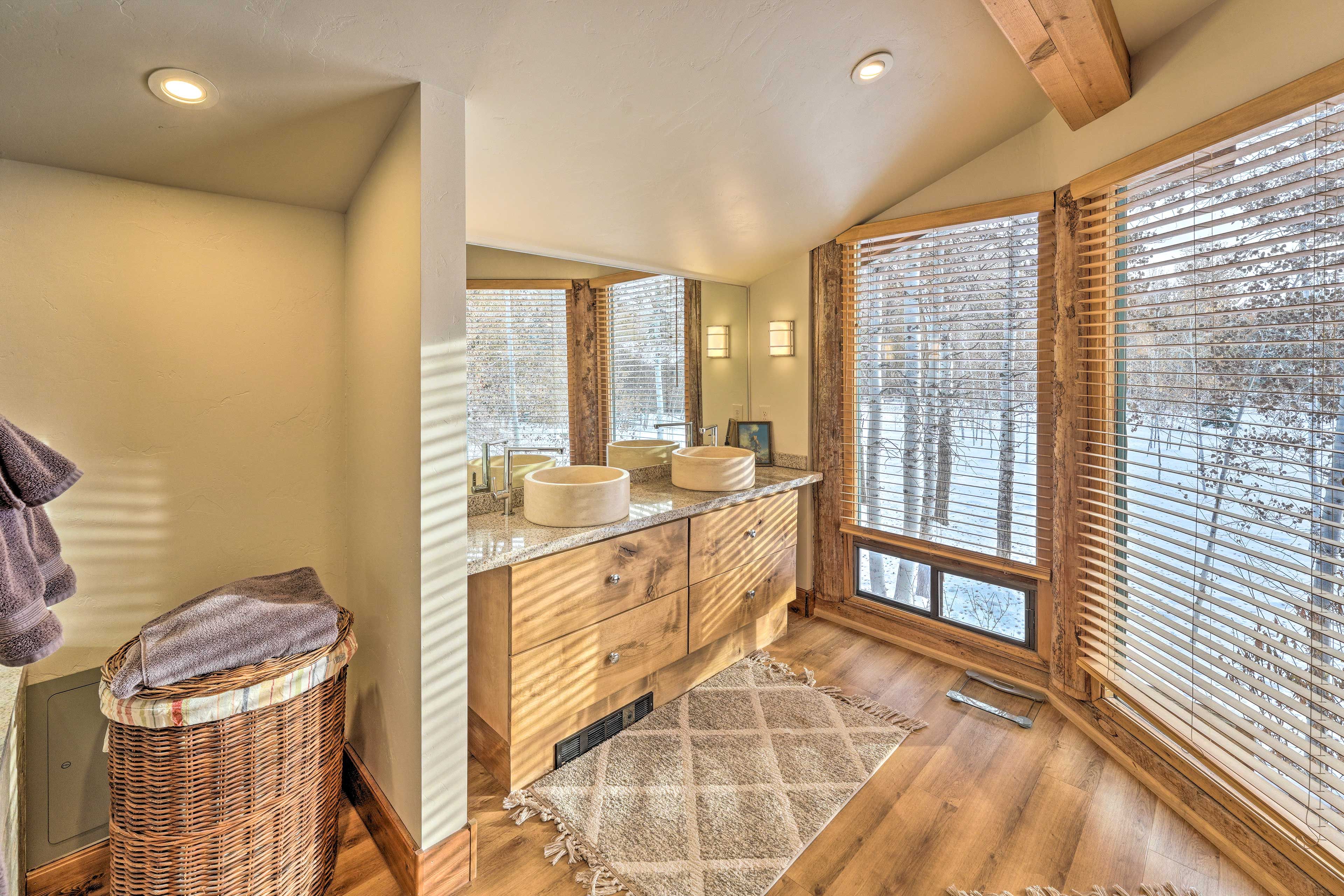 En-Suite Bathroom | Complimentary Toiletries