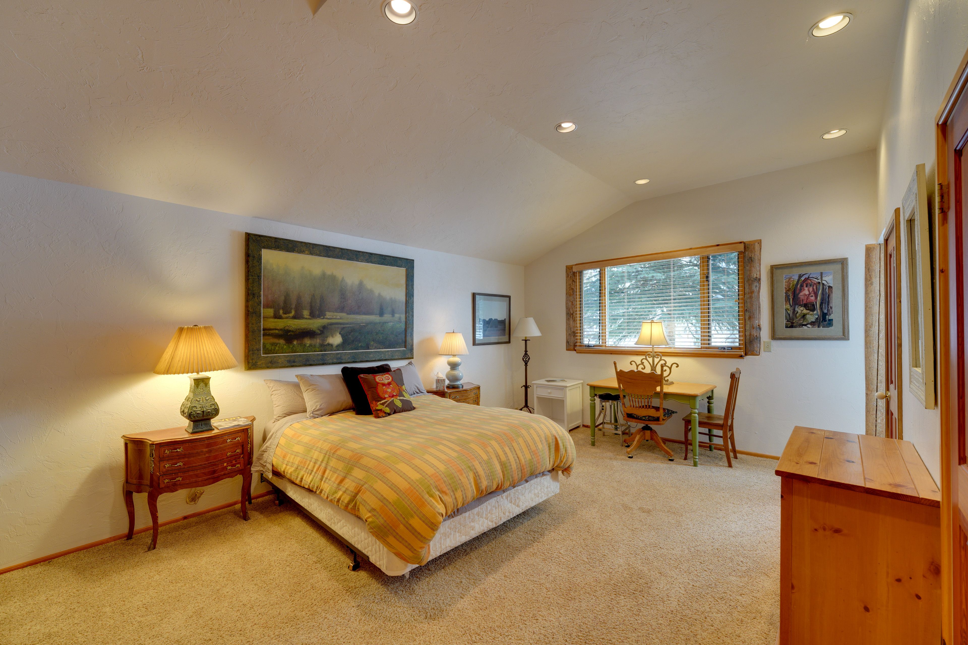 Bedroom 2 | Queen Bed | Additional Lofted Sleeping Area | 1st Floor