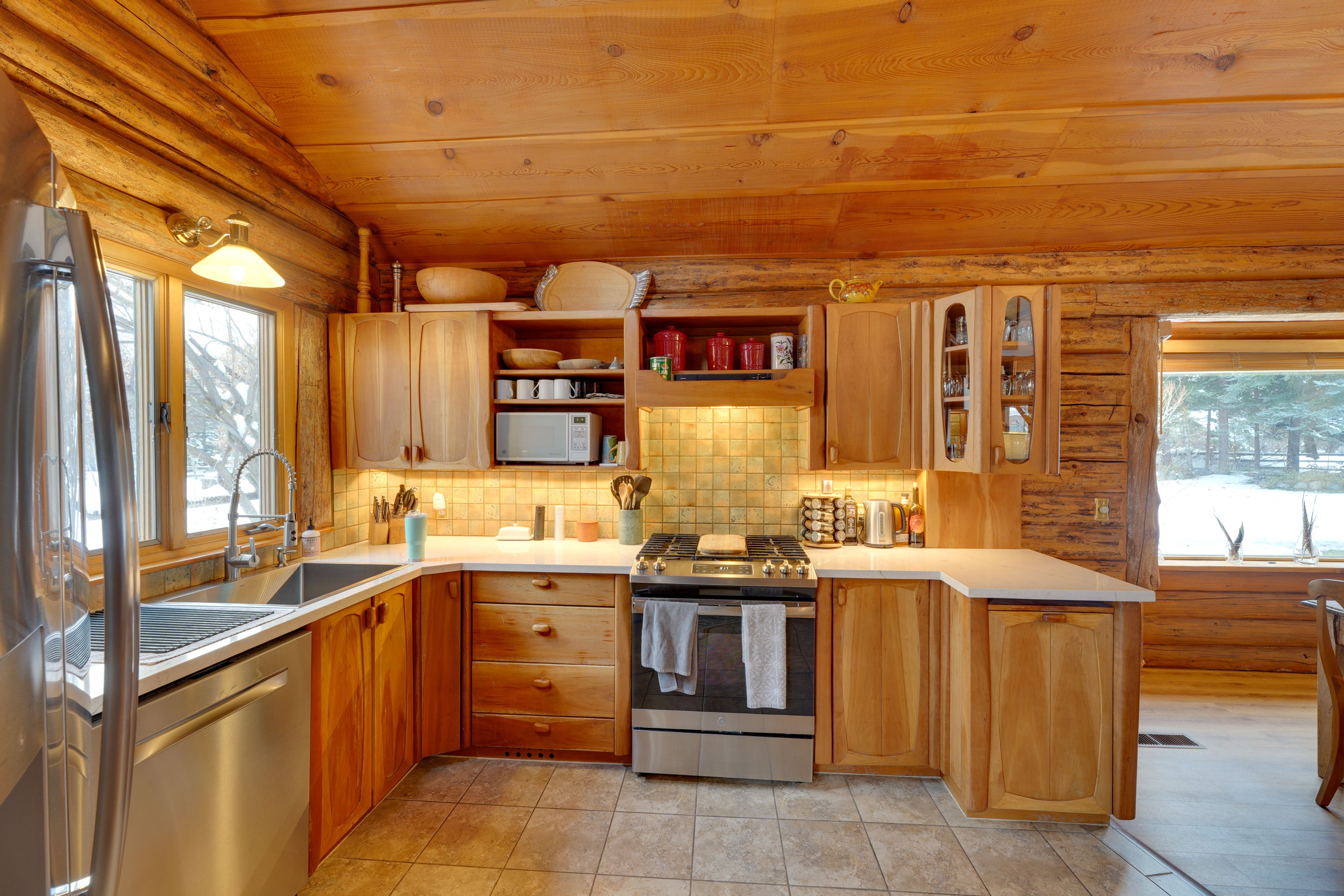 Kitchen | Equipped w/ Cooking Essentials