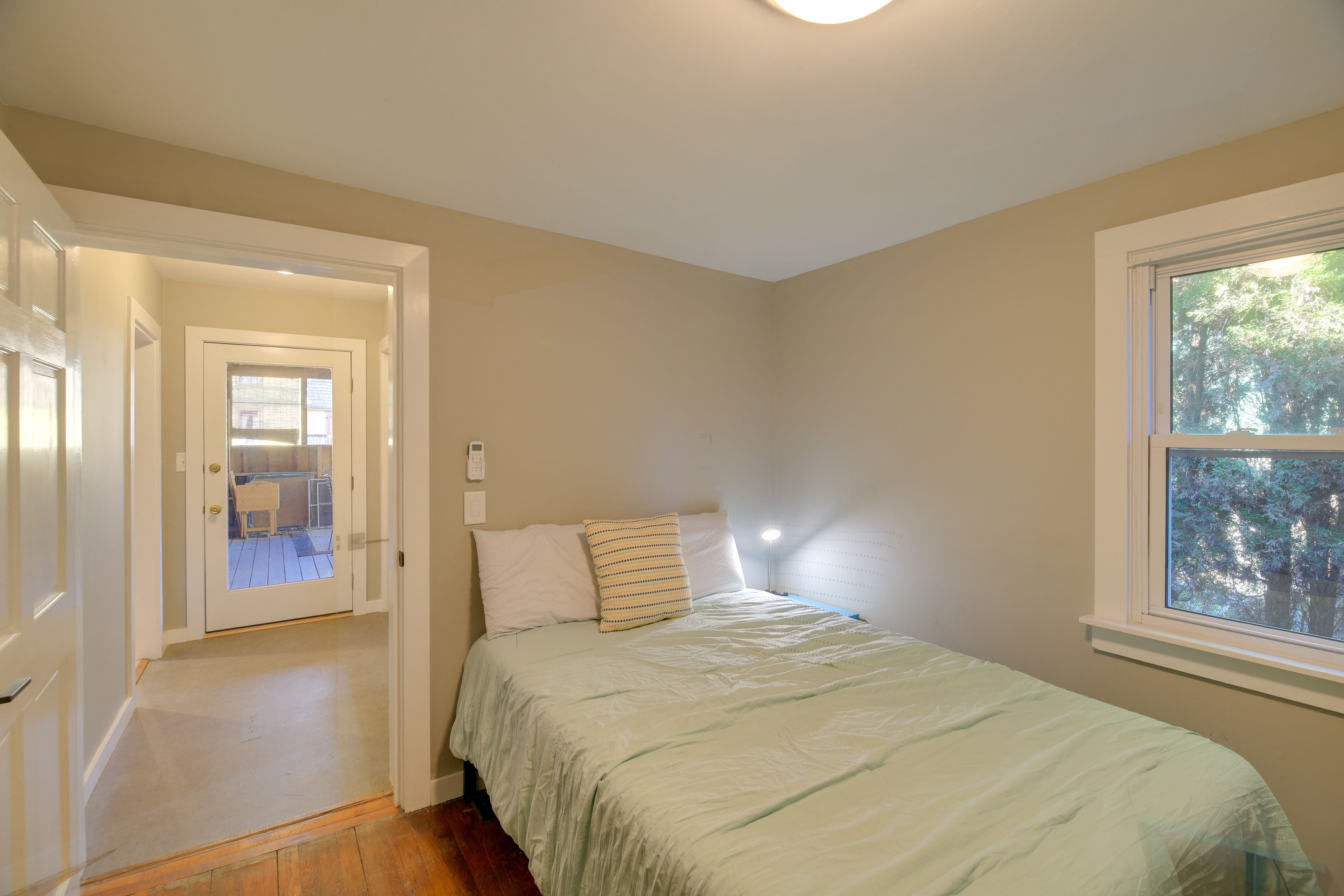 Bedroom 2 | Queen Bed