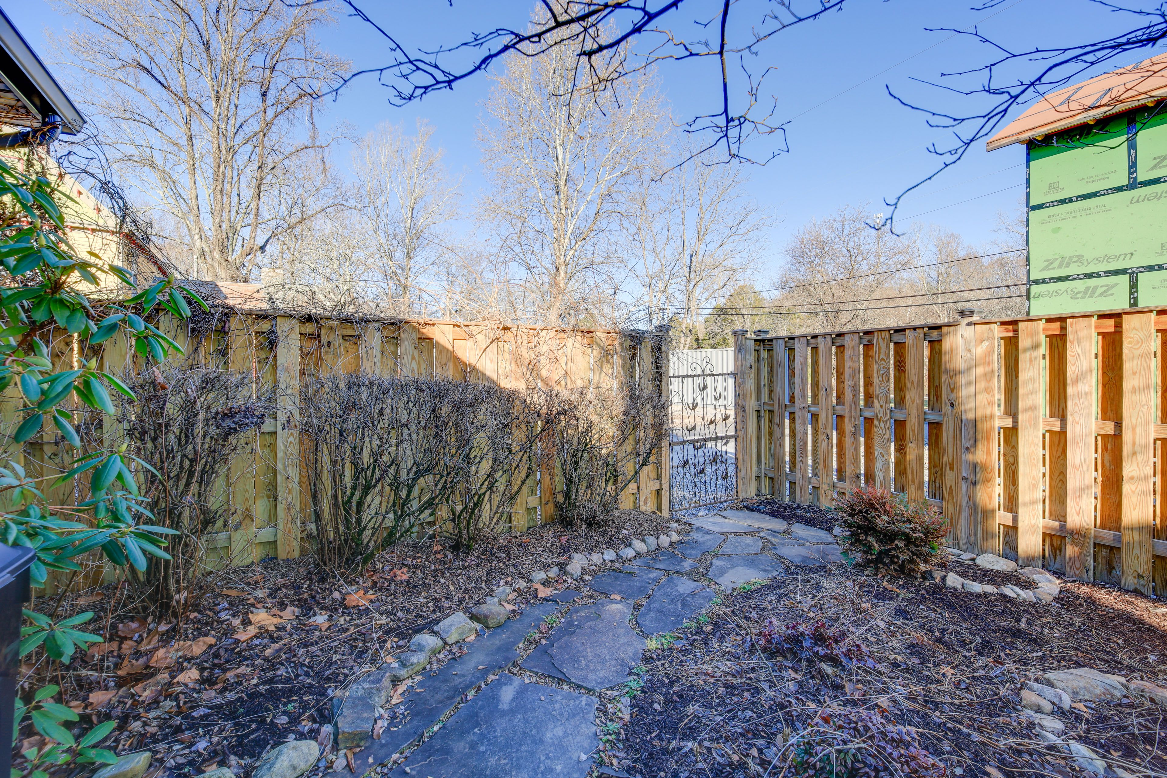 Shared Backyard & Fire Pit