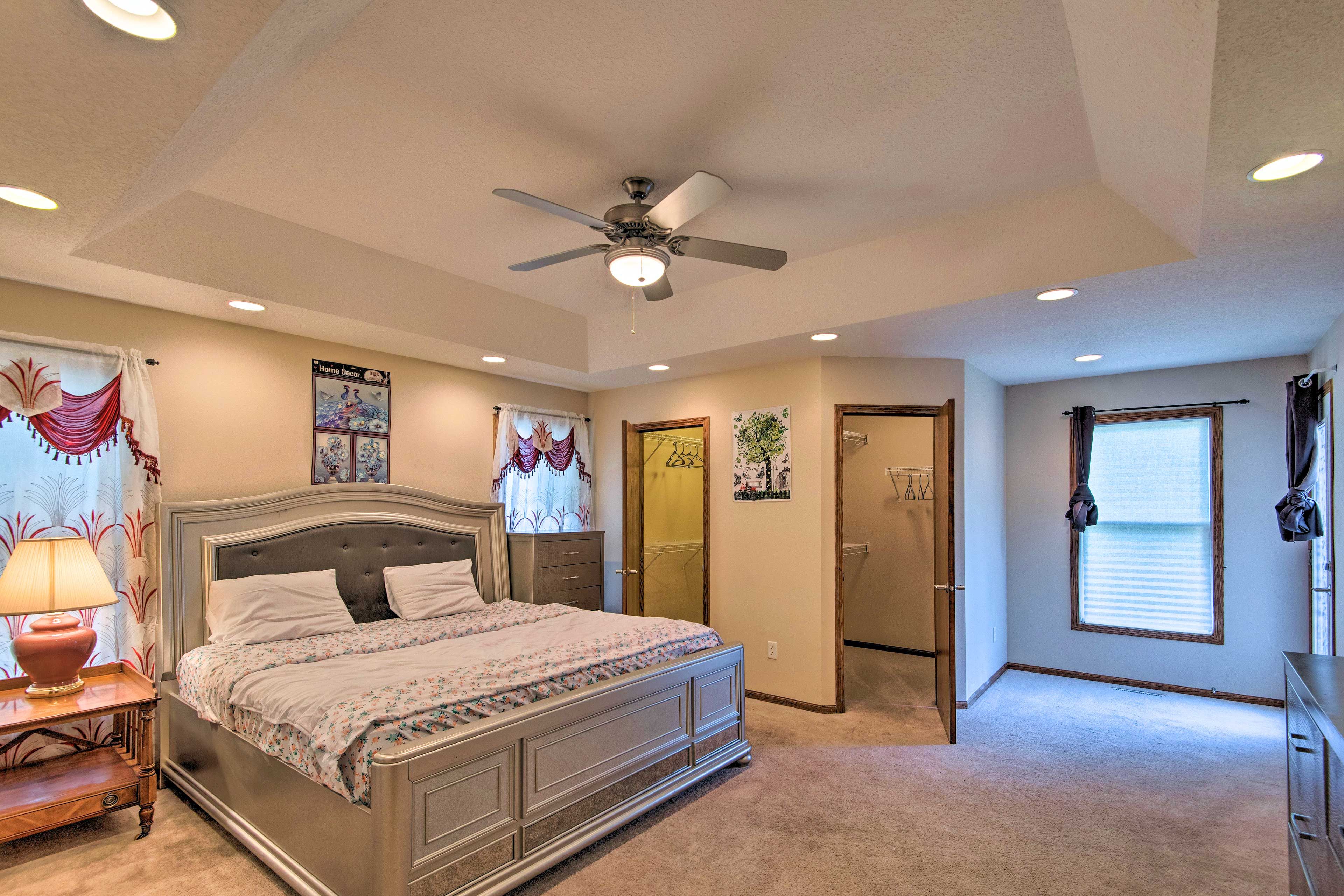 Bedroom 1 | King Bed | En-Suite Bathroom