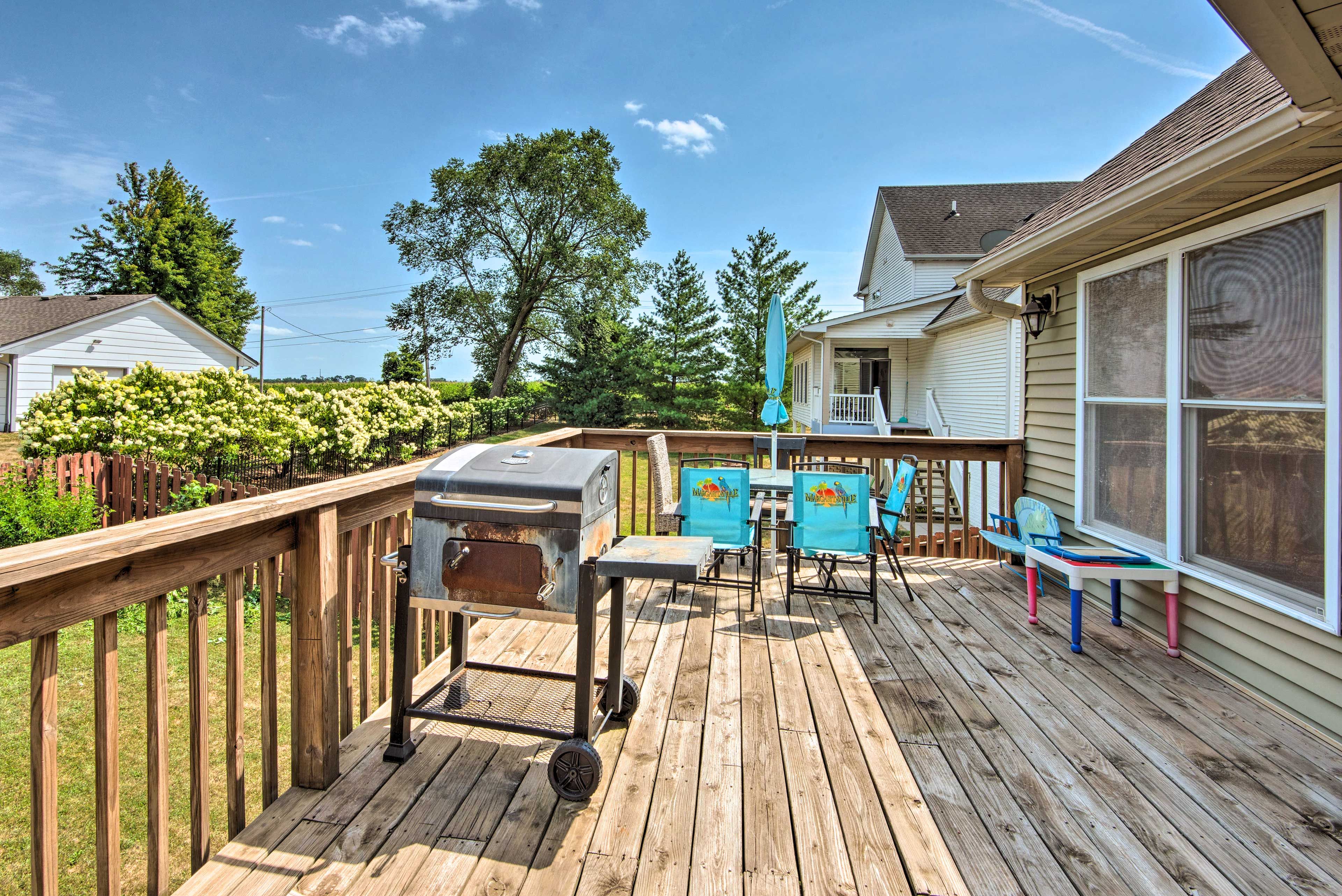Back Deck | Outdoor Dining Table