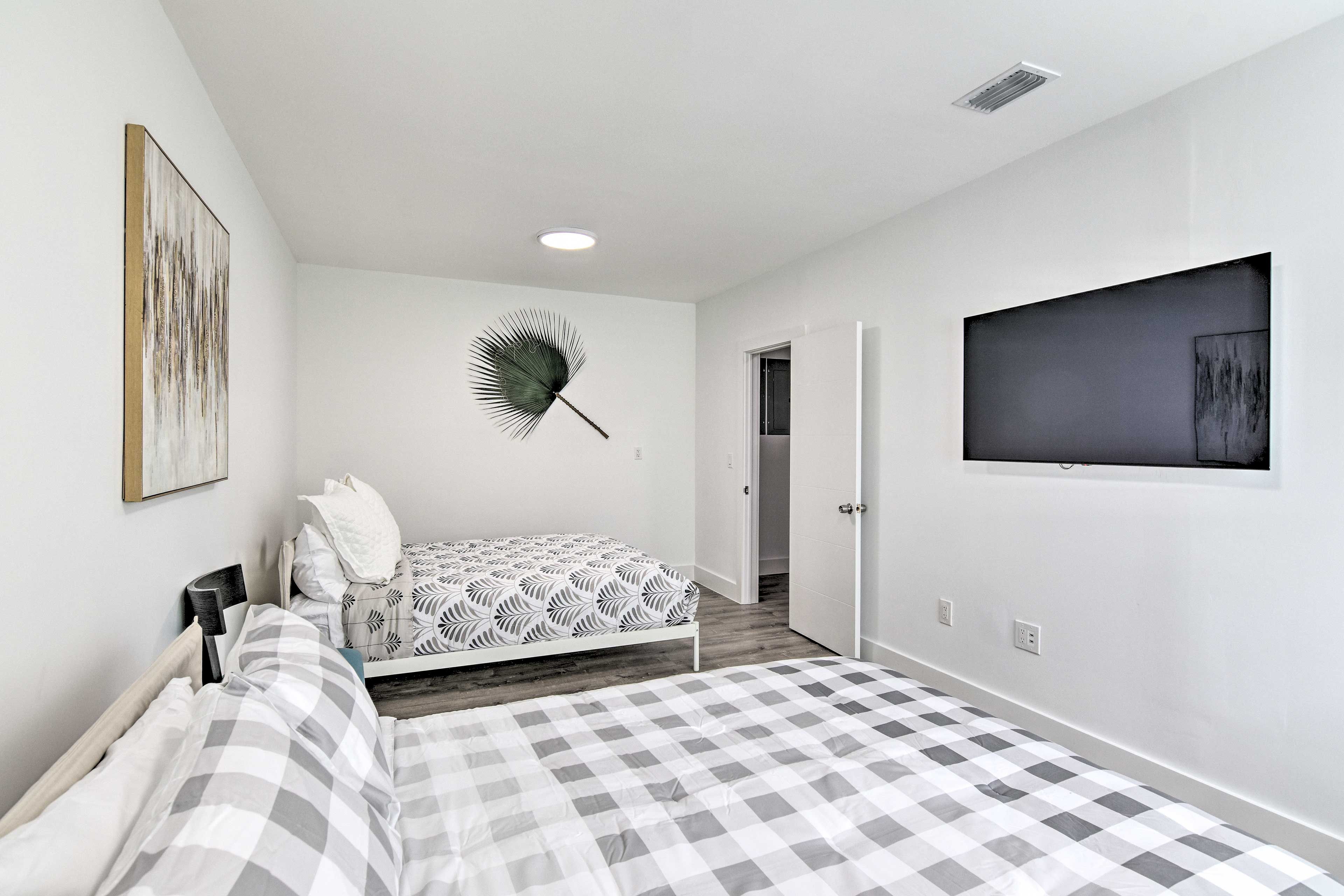 Bedroom 4 | 2 Queen Beds