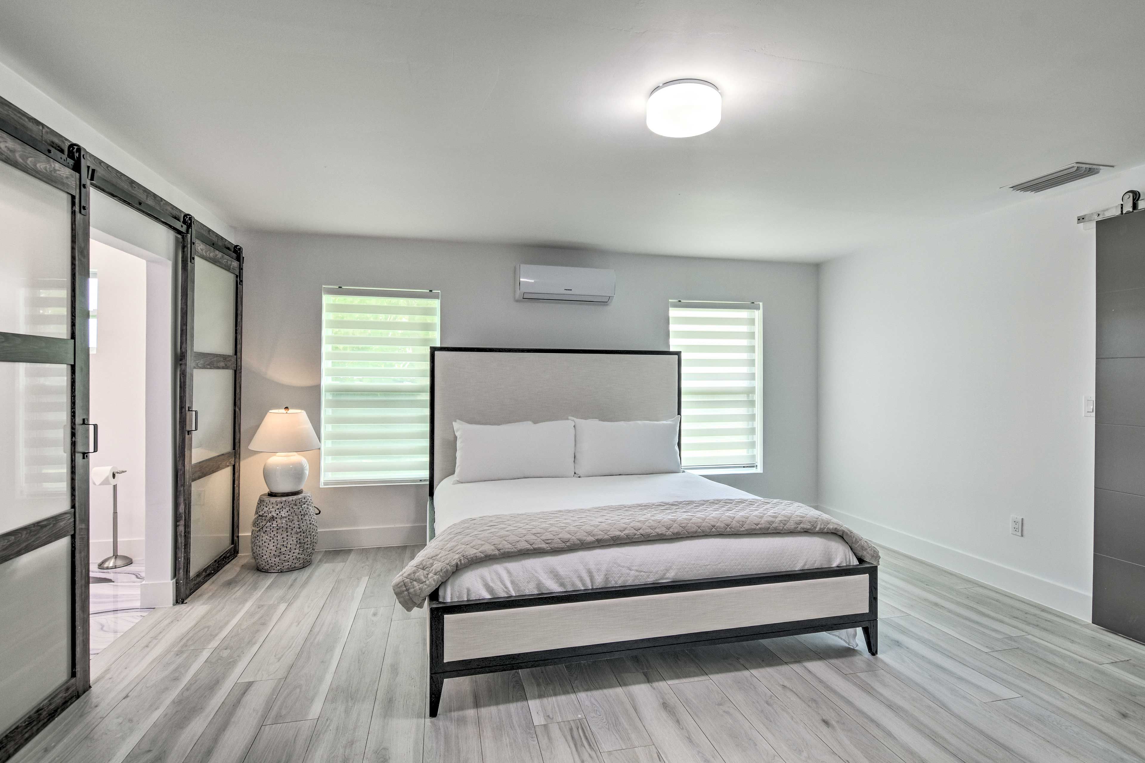 Bedroom 1 | King Bed | Linens Provided | En-Suite Bathroom | Slipper Tub