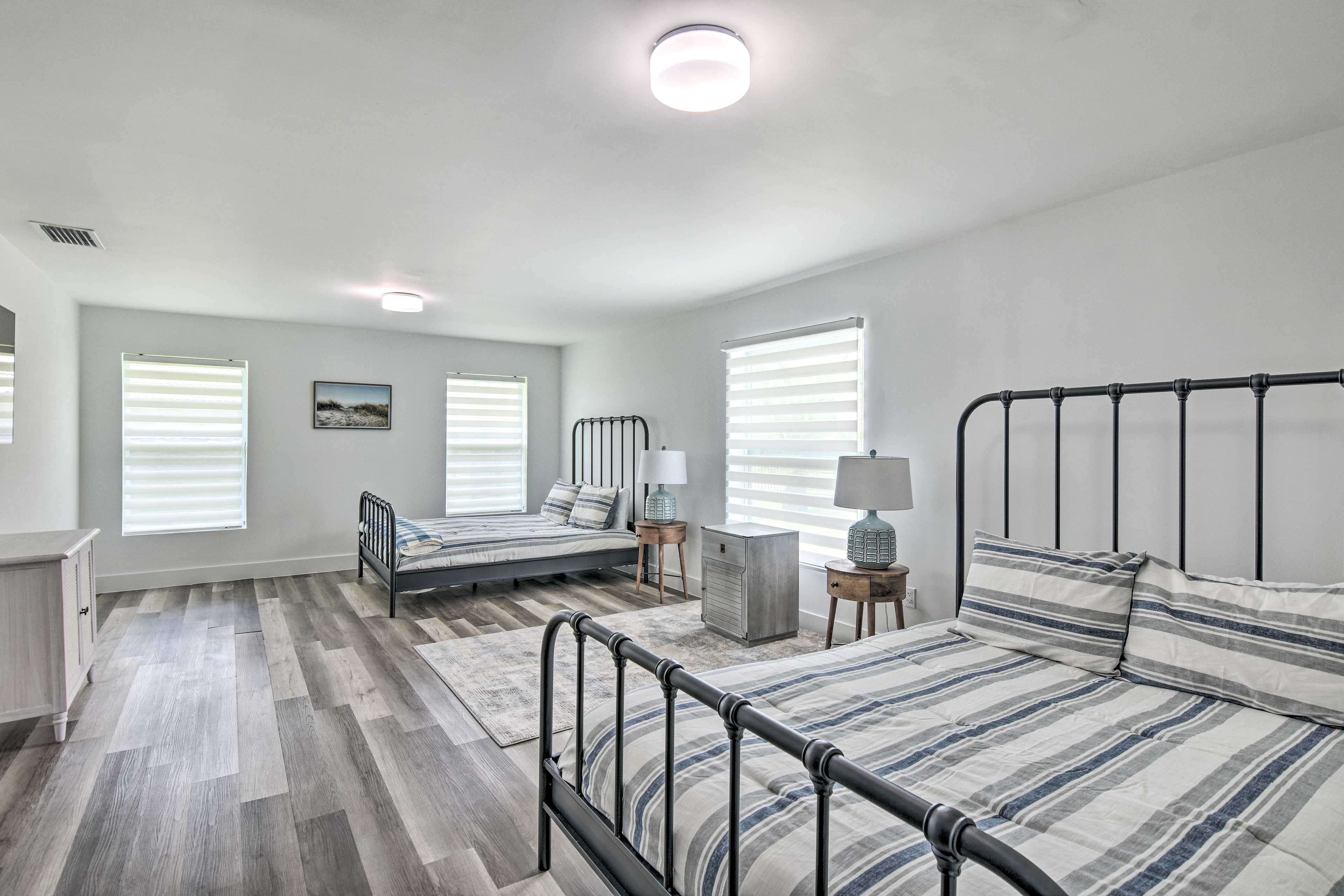 Bedroom 5 | 2 Queen Beds