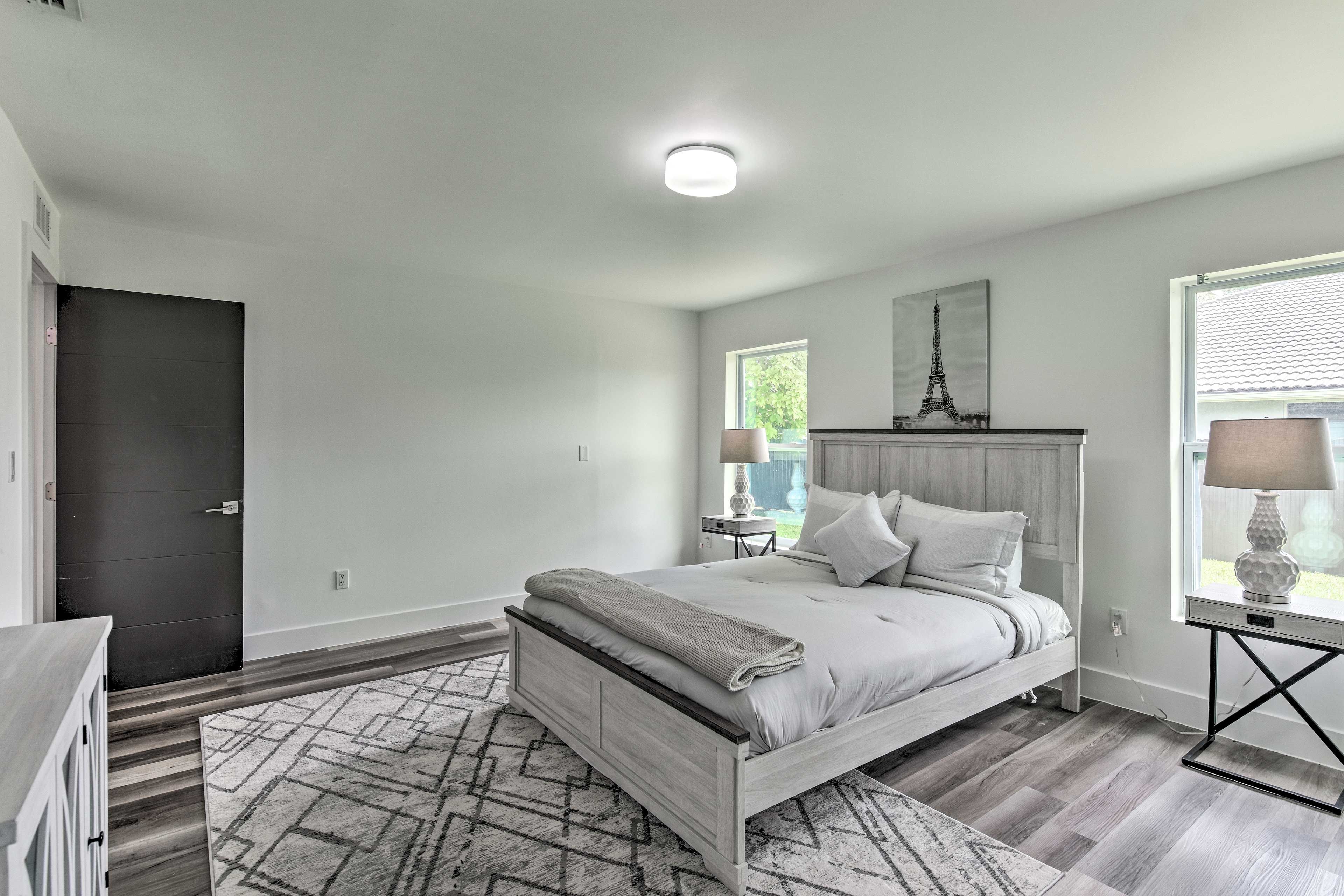 Bedroom 2 | Queen Bed