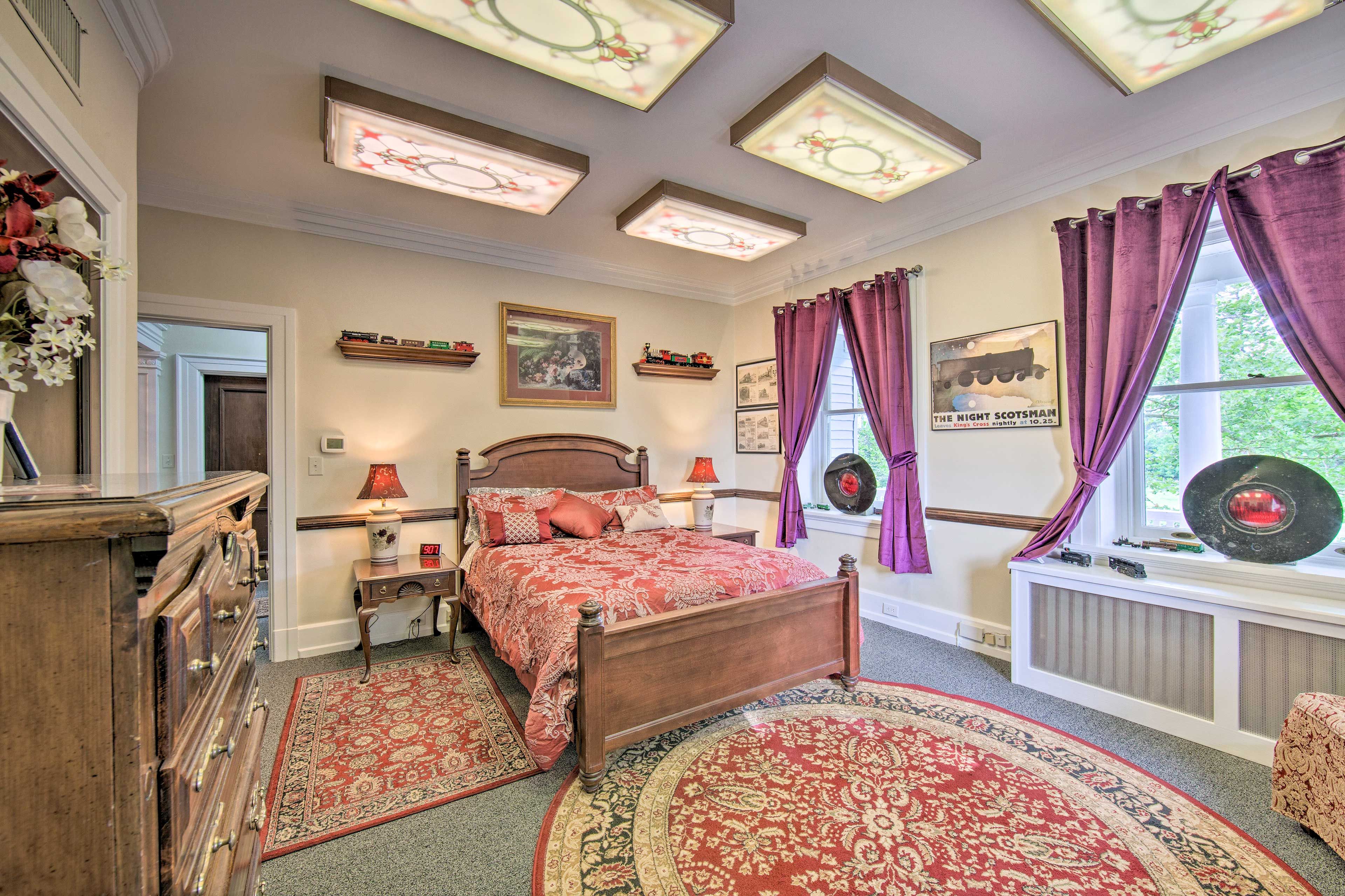 Bedroom 5 | Queen Bed | 2nd Floor