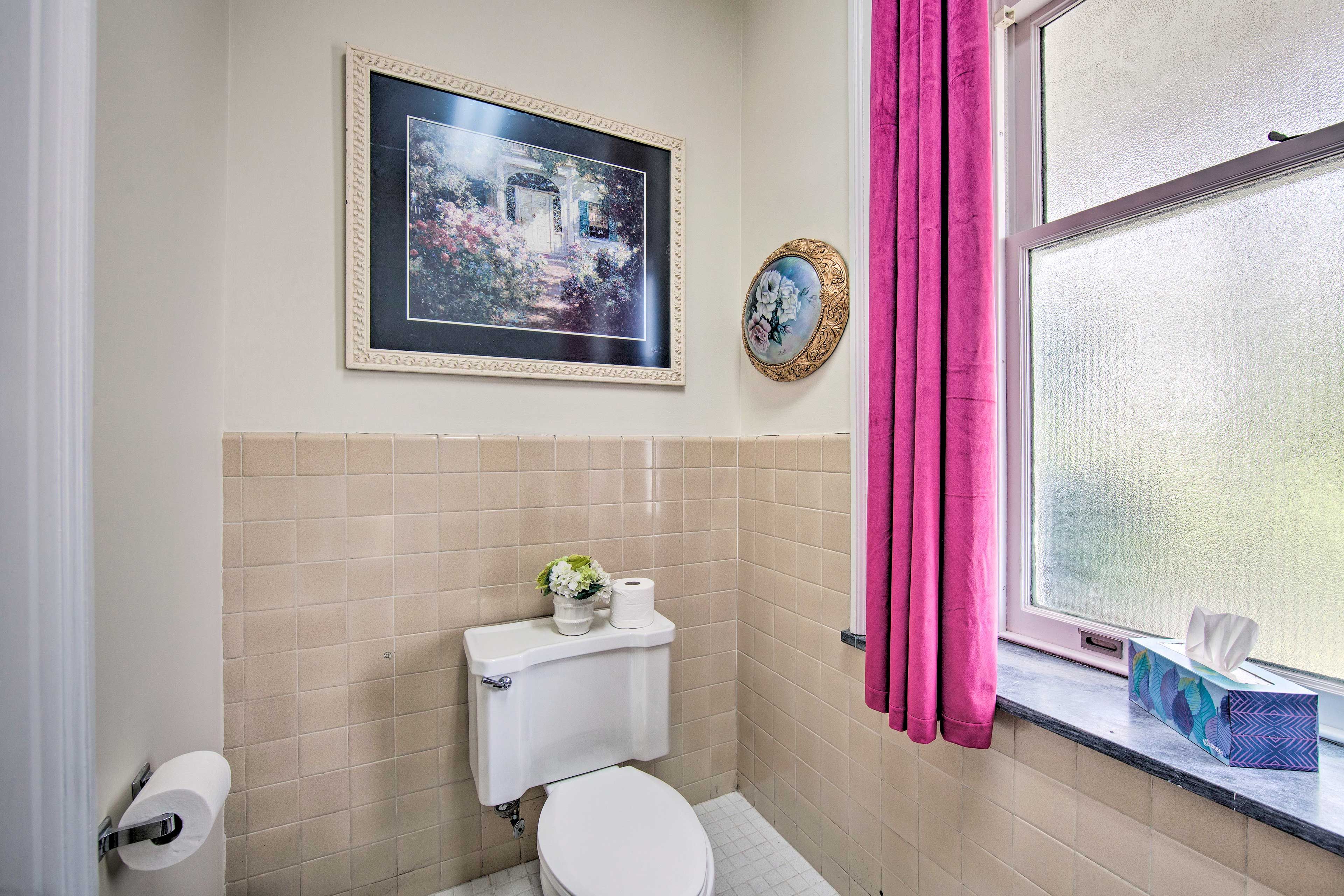 Half Bathroom | 1st Floor