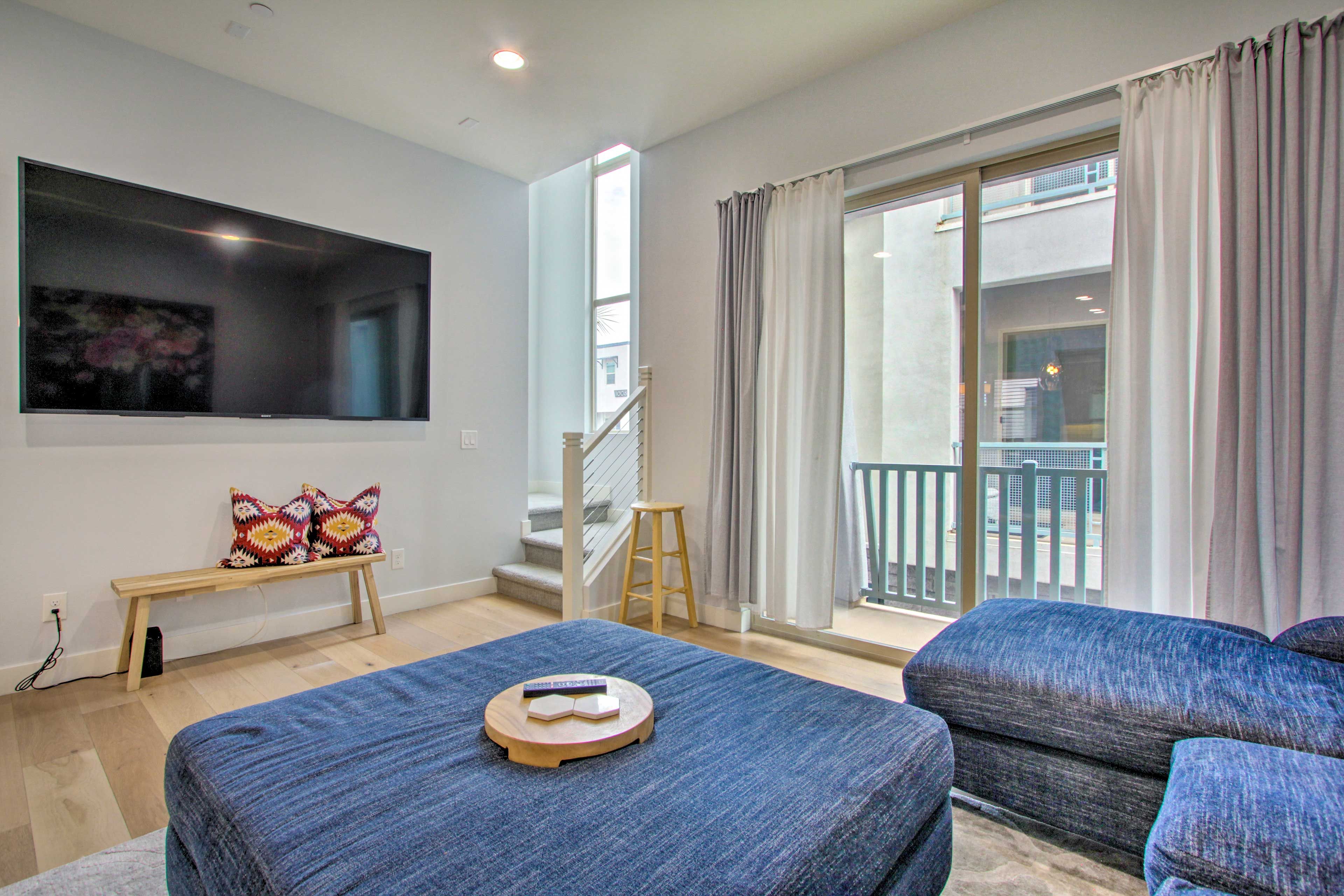 Living Room | 2nd Floor | Smart TV