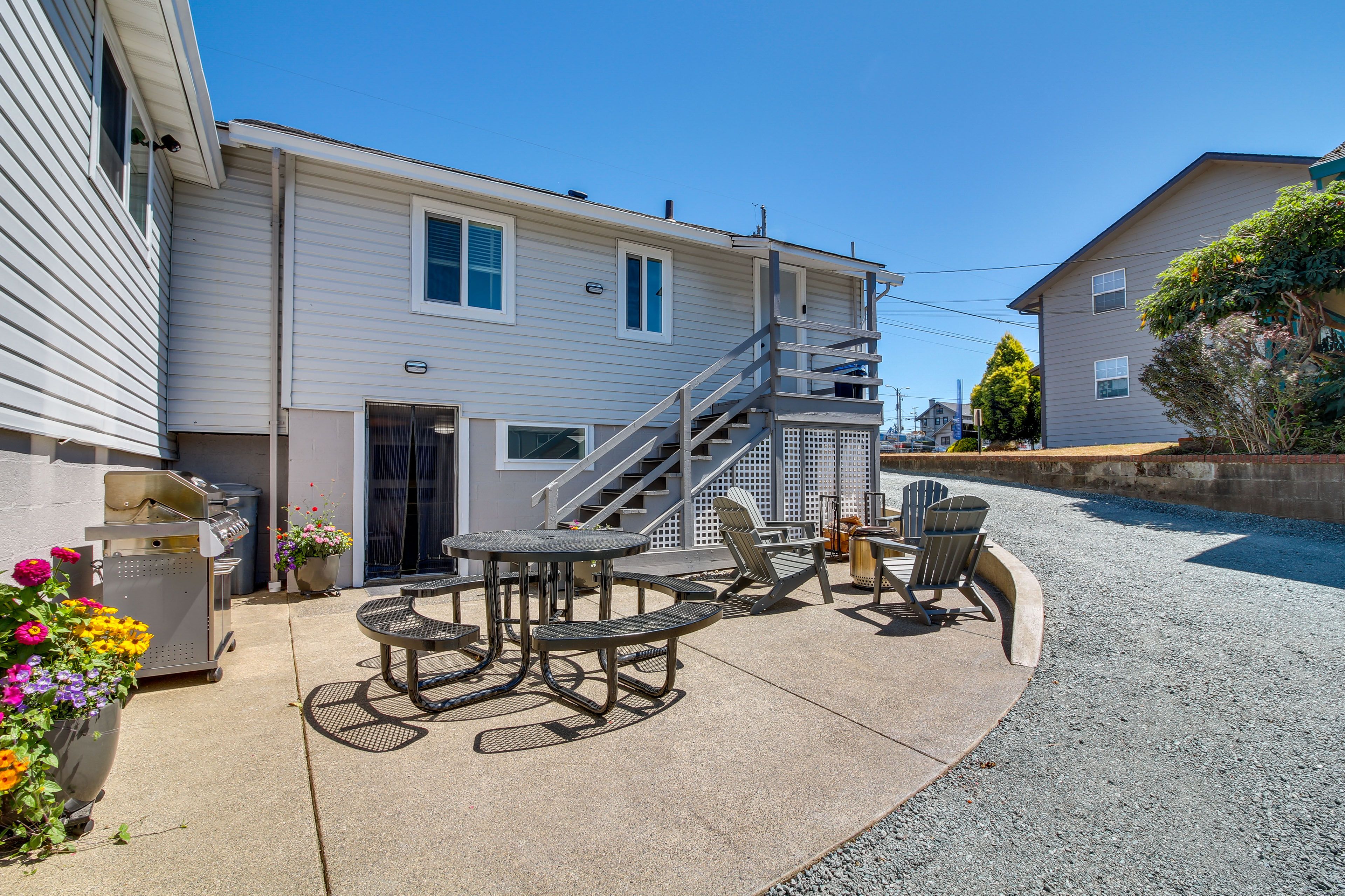 Additional Patio | Gas Grill | Fire Pit