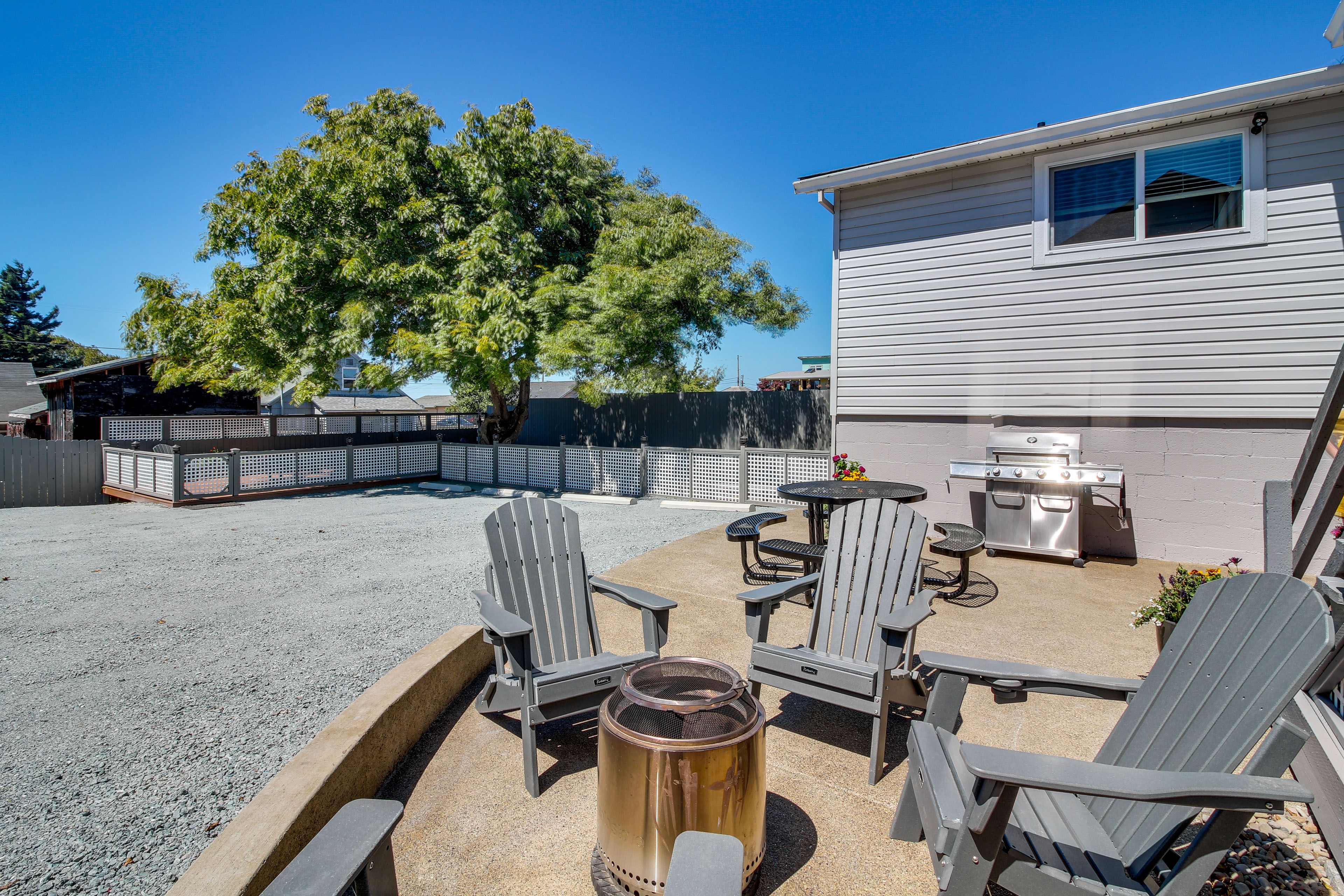 Patio | Gas Grill (Propane Provided) | Fire Pit
