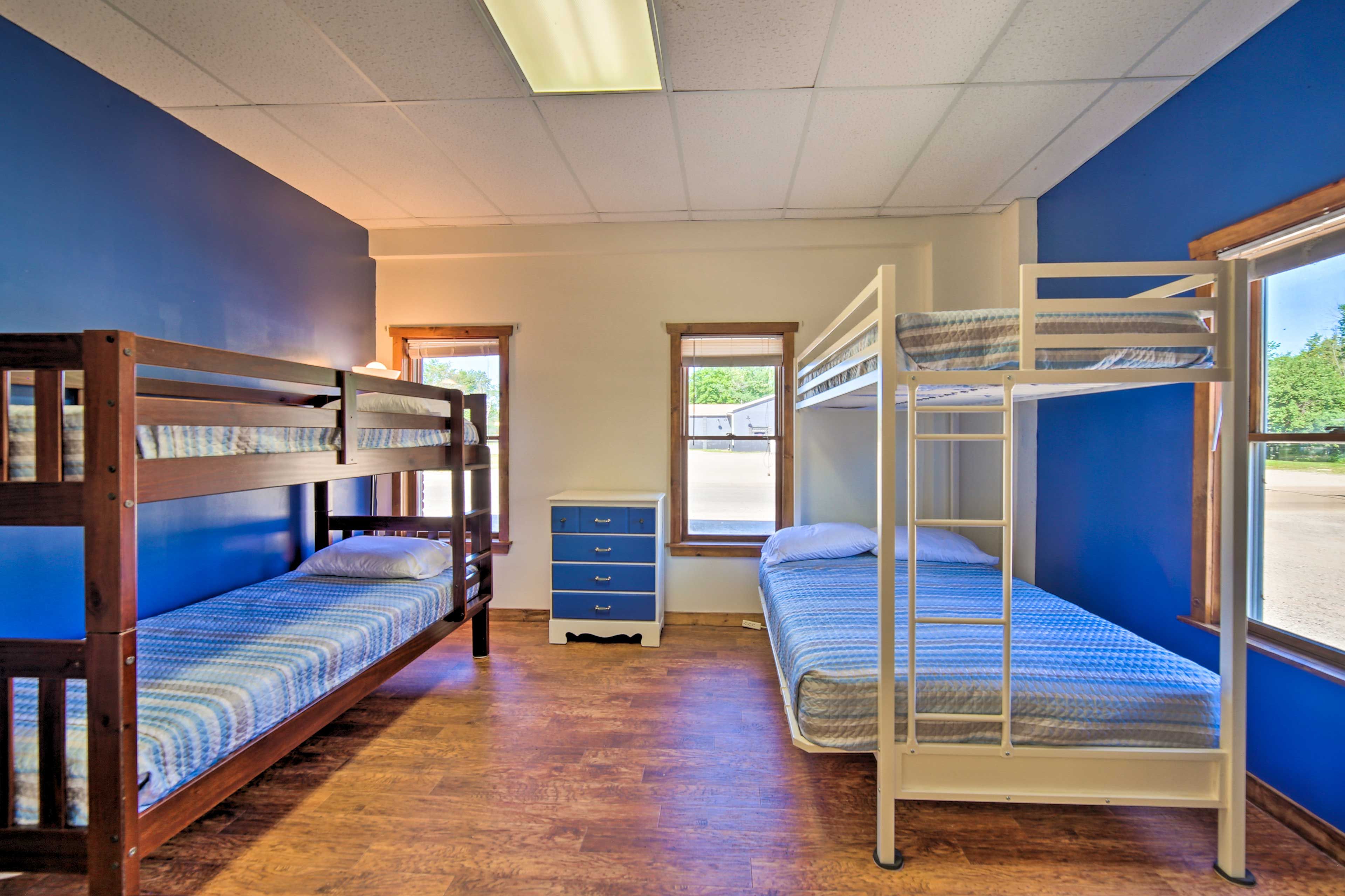 Bedroom 2 | Twin/Full Bunk Bed | Twin Bunk Bed