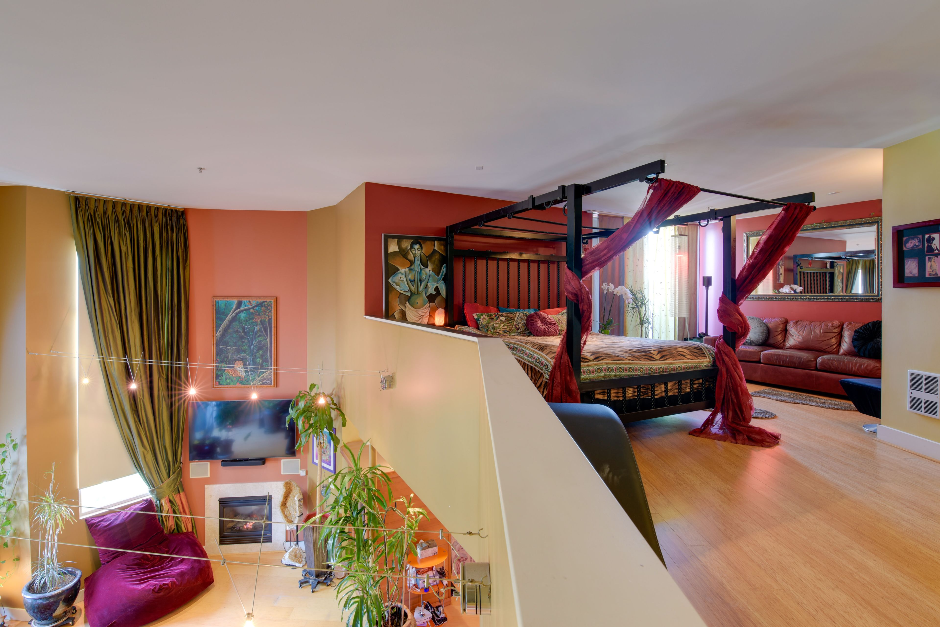 Loft | California King Bed | Linens & Towels Provided