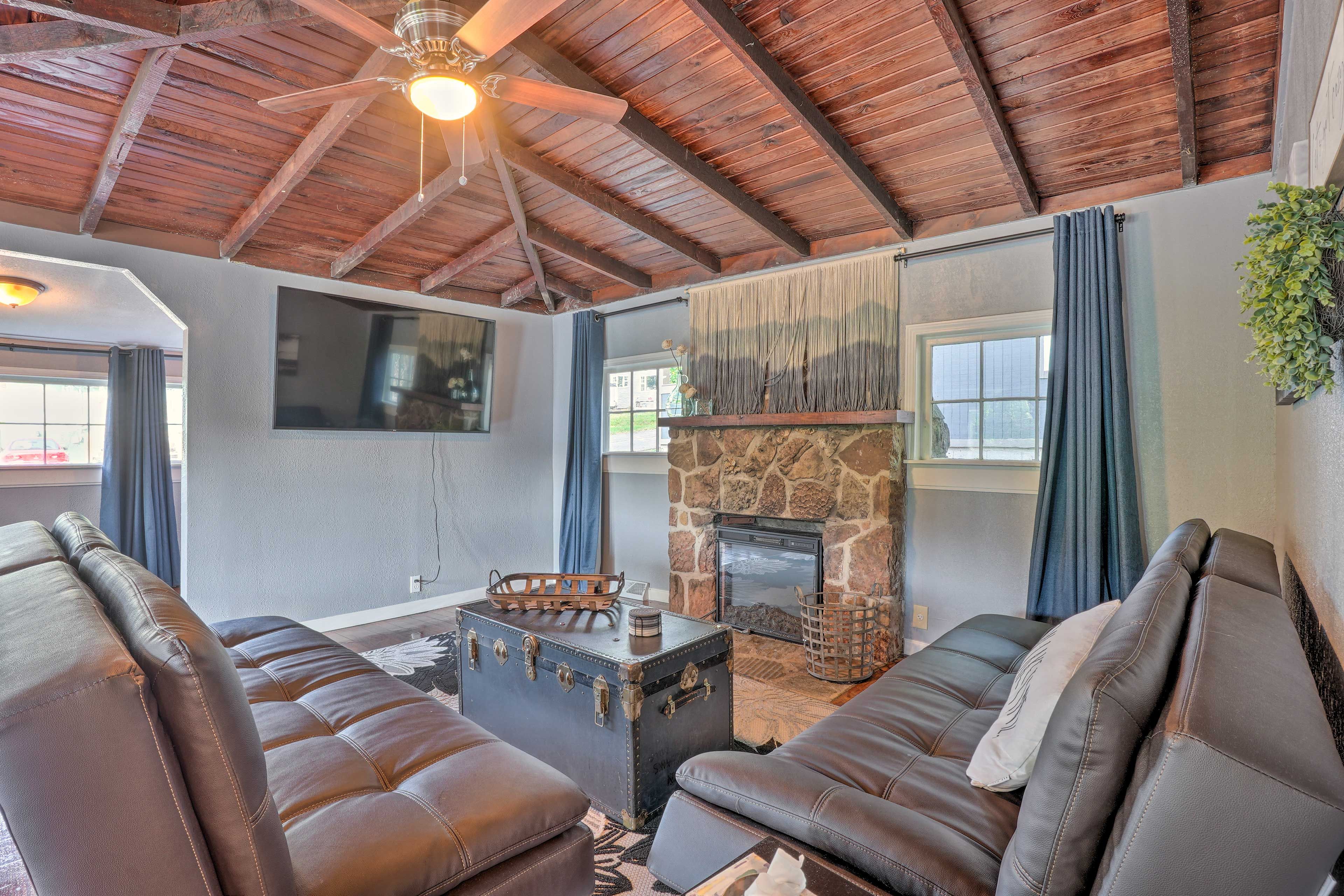 Living Room | Free WiFi