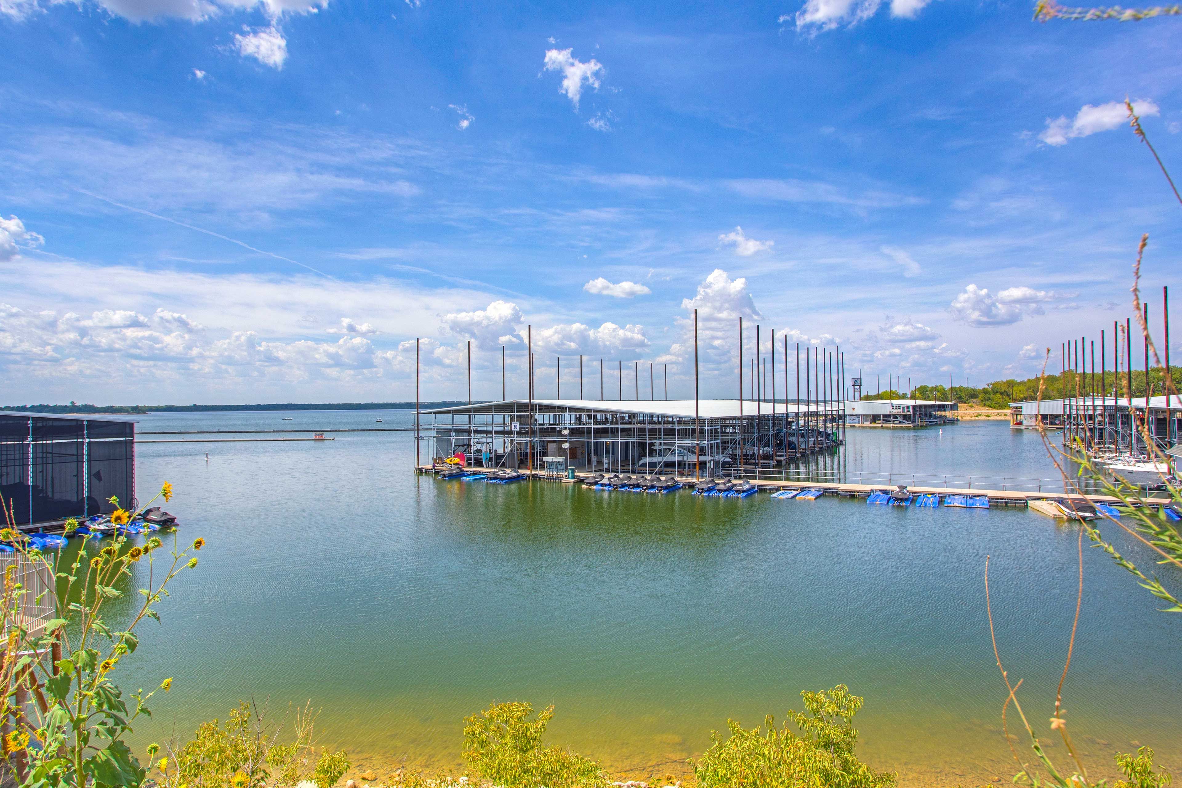 House Exterior | Lake Texoma Access On-Site