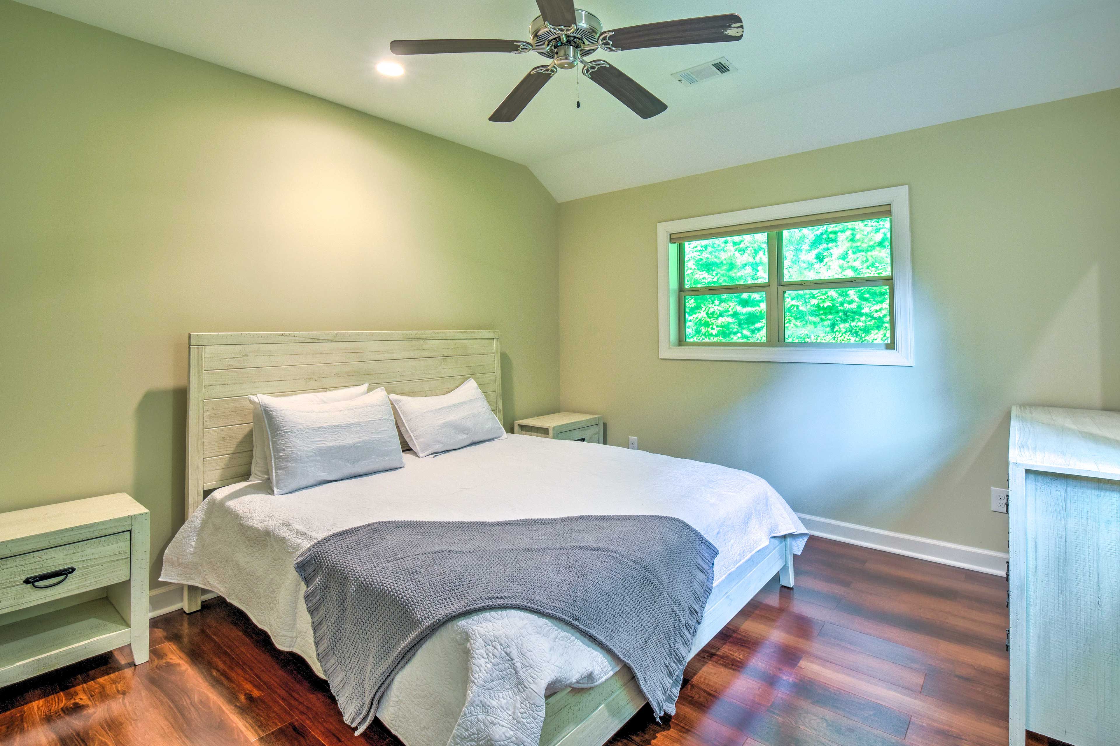 Bedroom 2 | King Bed