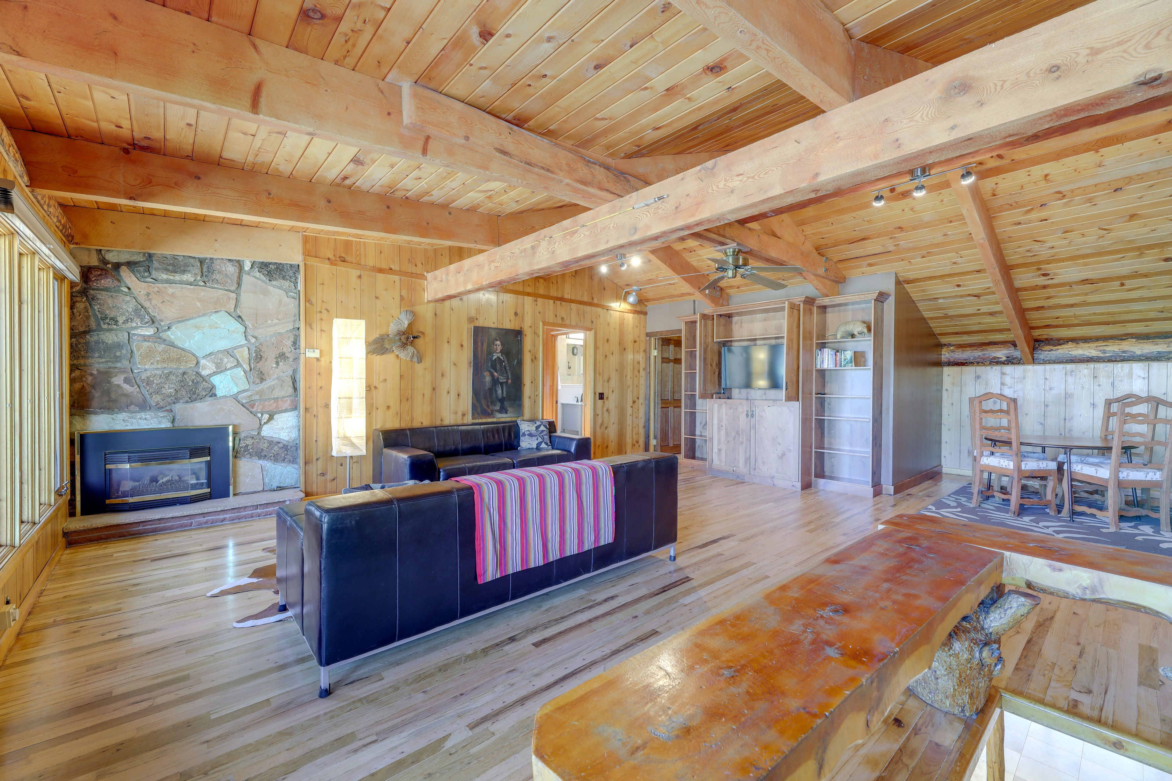 Pinedale Vacation Rental | 6BR | 4BA | 3,500 Sq Ft | 2 Steps Required