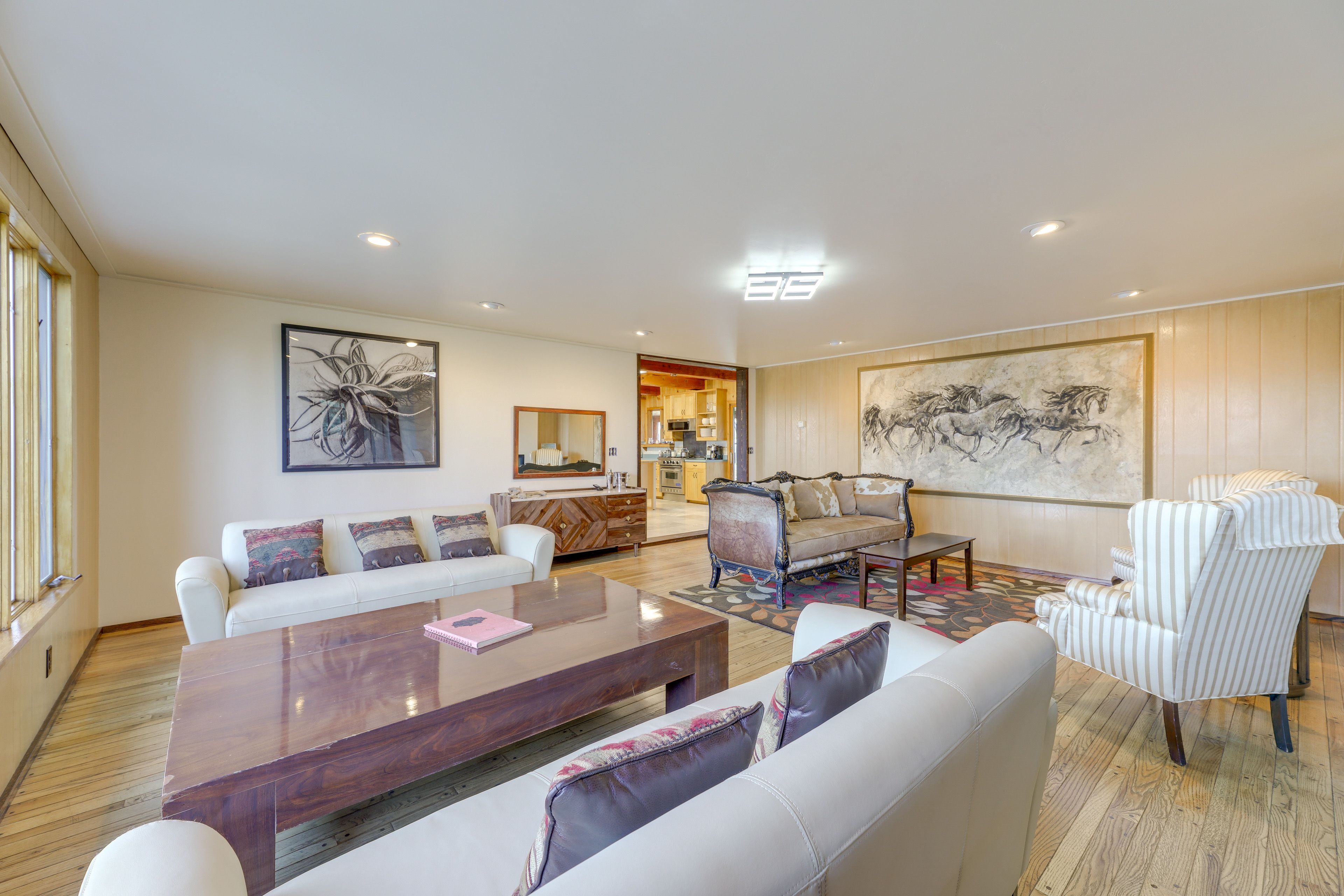 Living Room | Full Kitchen