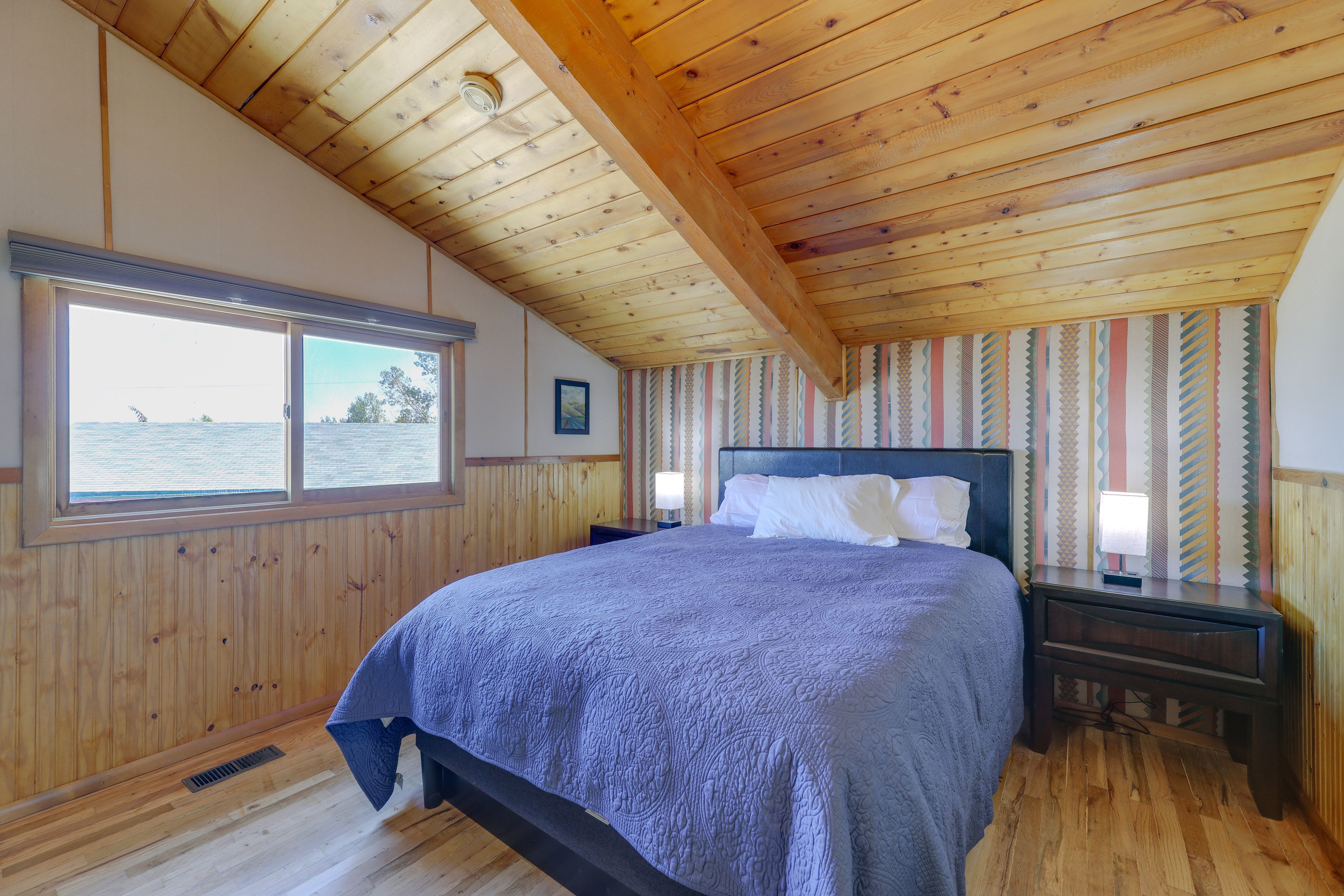 Bedroom 4 | Queen Bed | 2nd Floor
