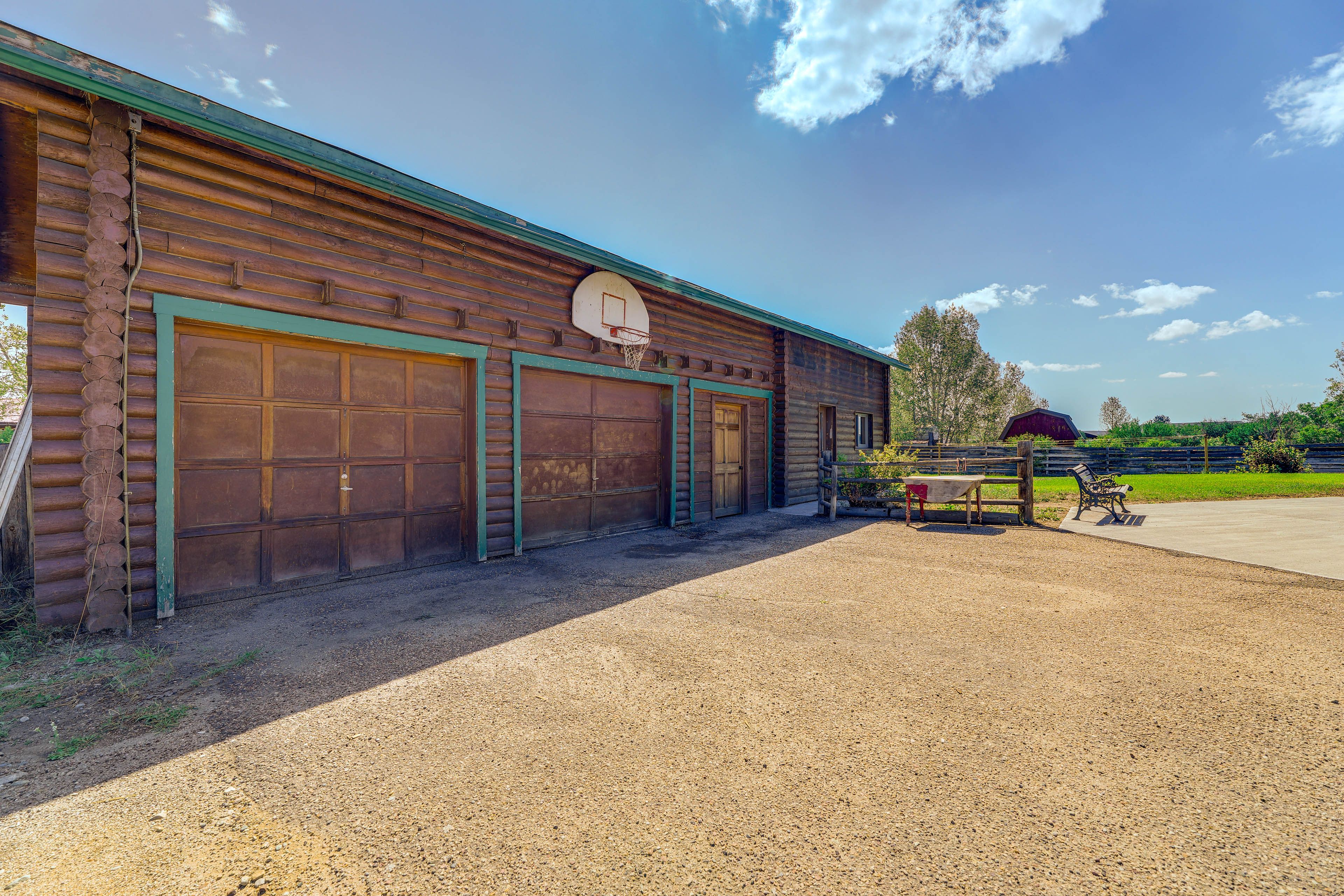 Parking | Driveway (6 Vehicles) | Horse Trailer (2 Max) | RV (2 Max)