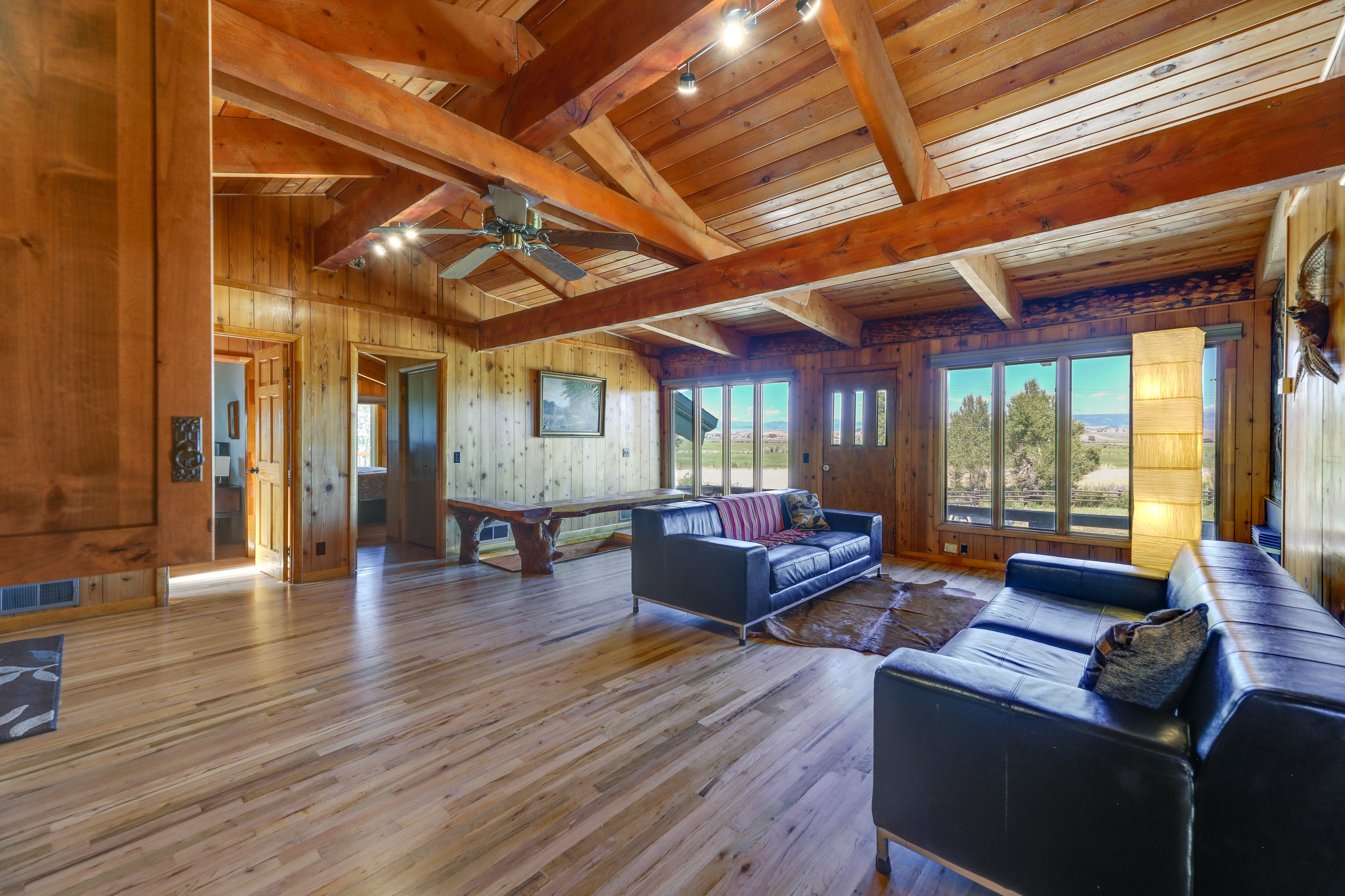 Family Room | Smart TV