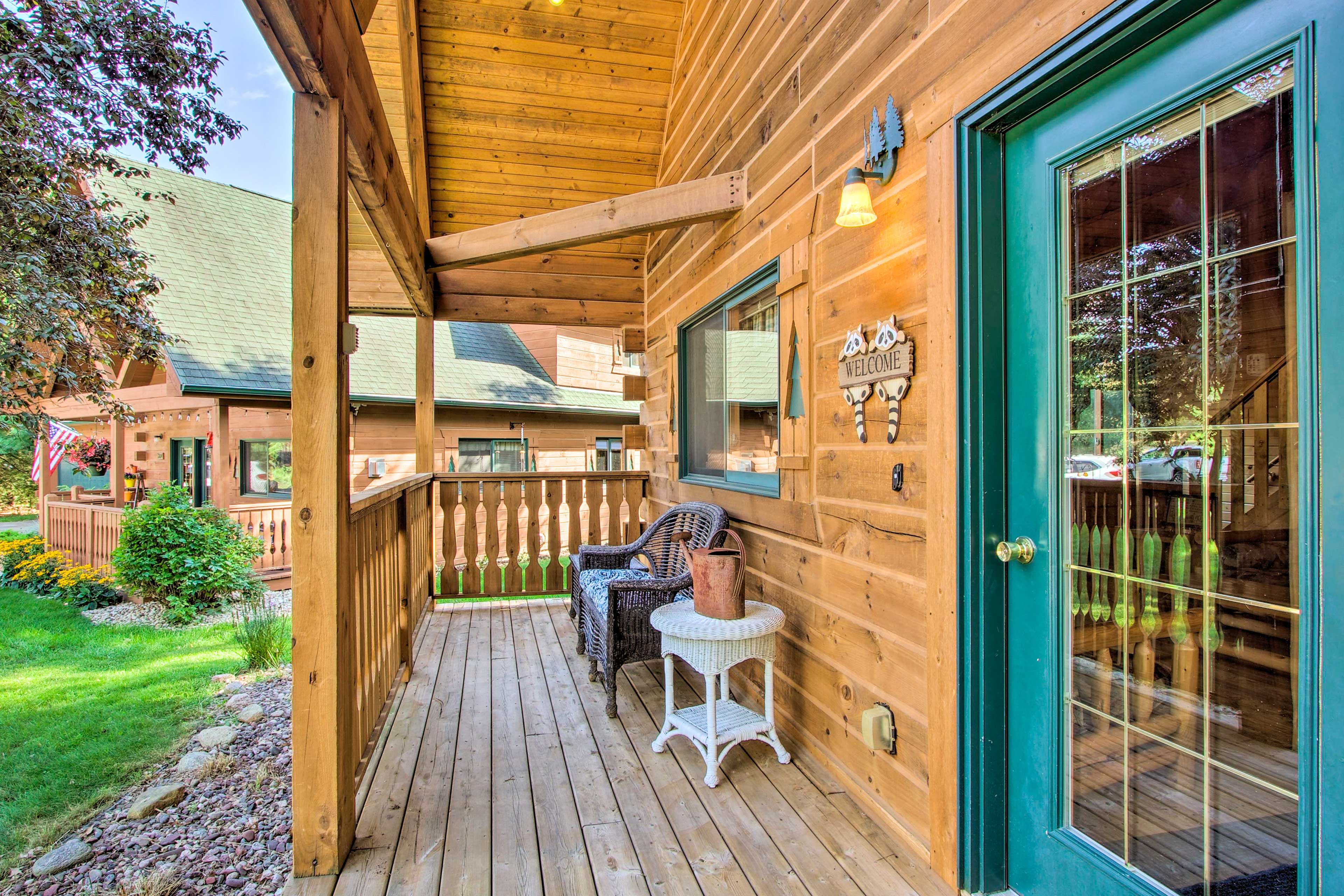 Front Deck | Charcoal Grill (Charcoal Not Provided)
