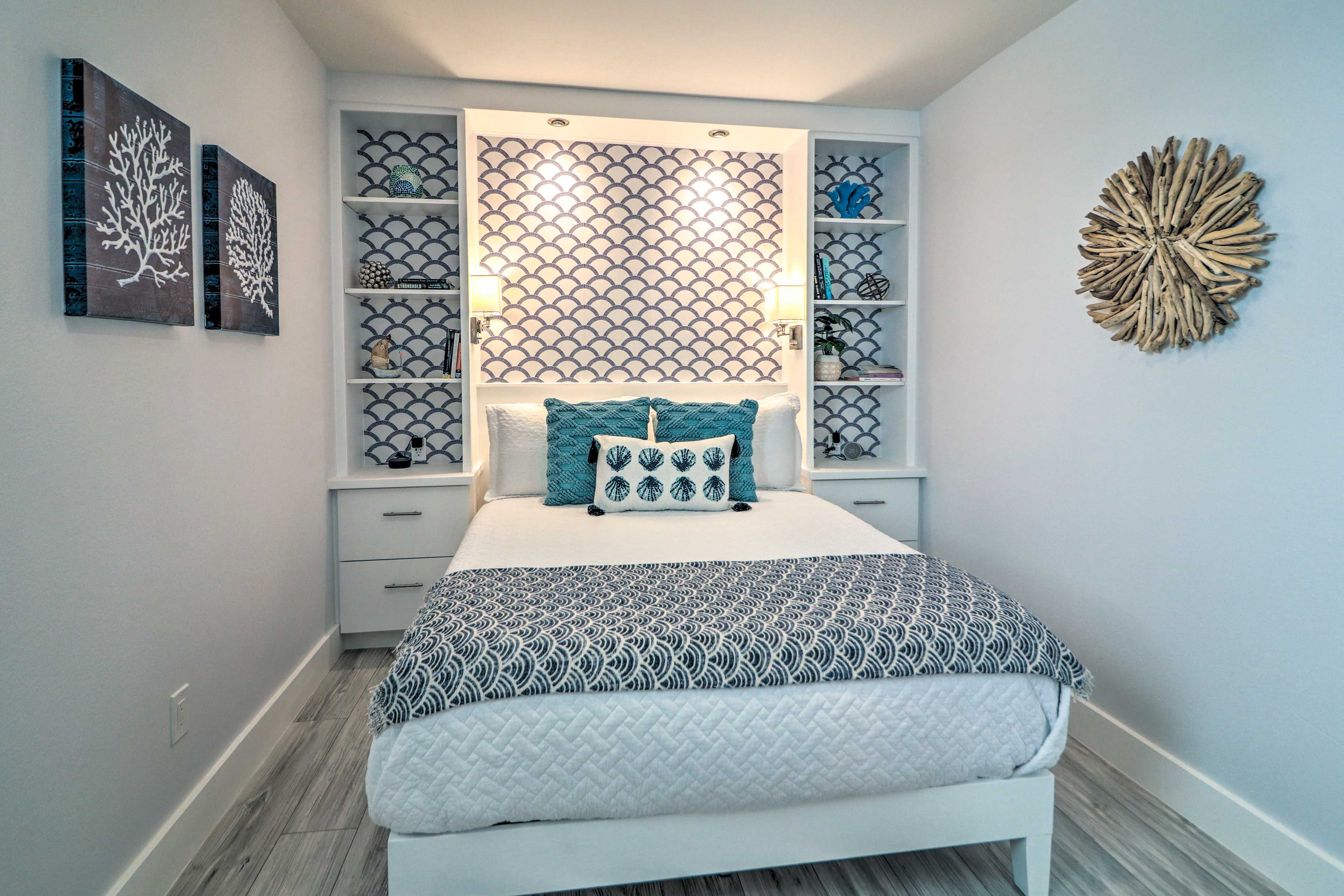 Bedroom 1 | Queen Bed | Smart TV w/ Cable | Laptop Workspace