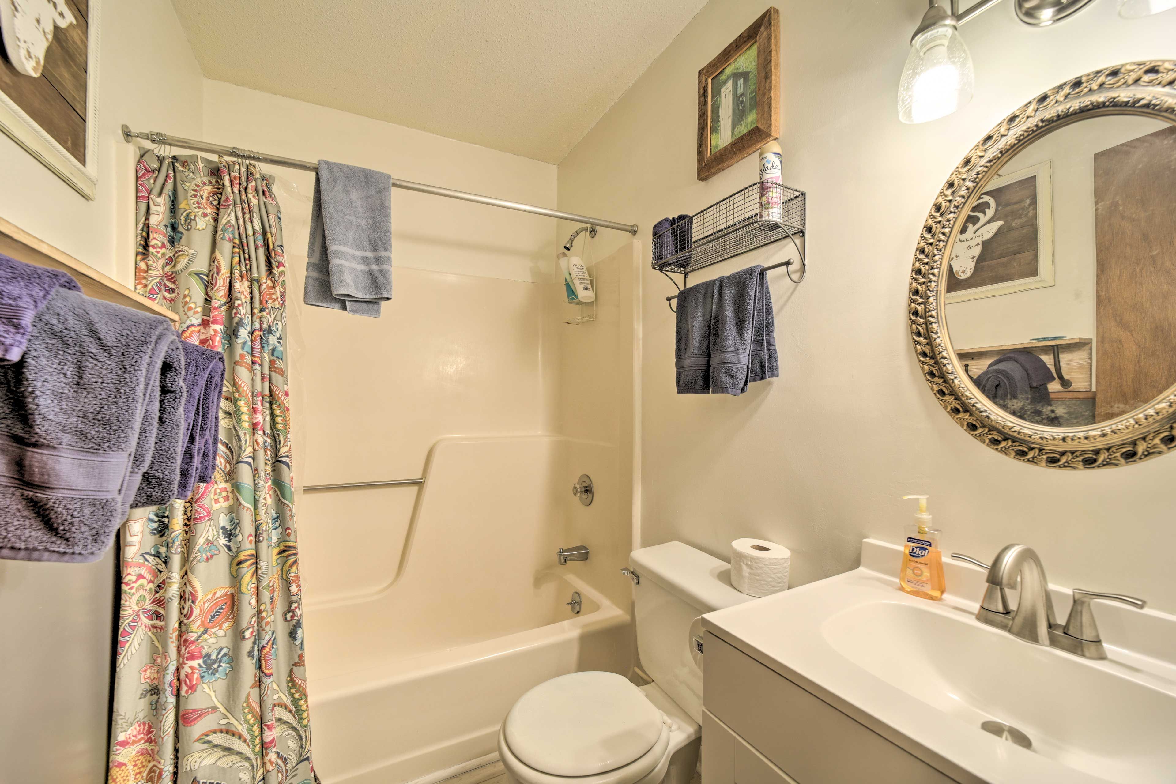 Full Bathroom | Towels Provided | Grab Rails in Shower
