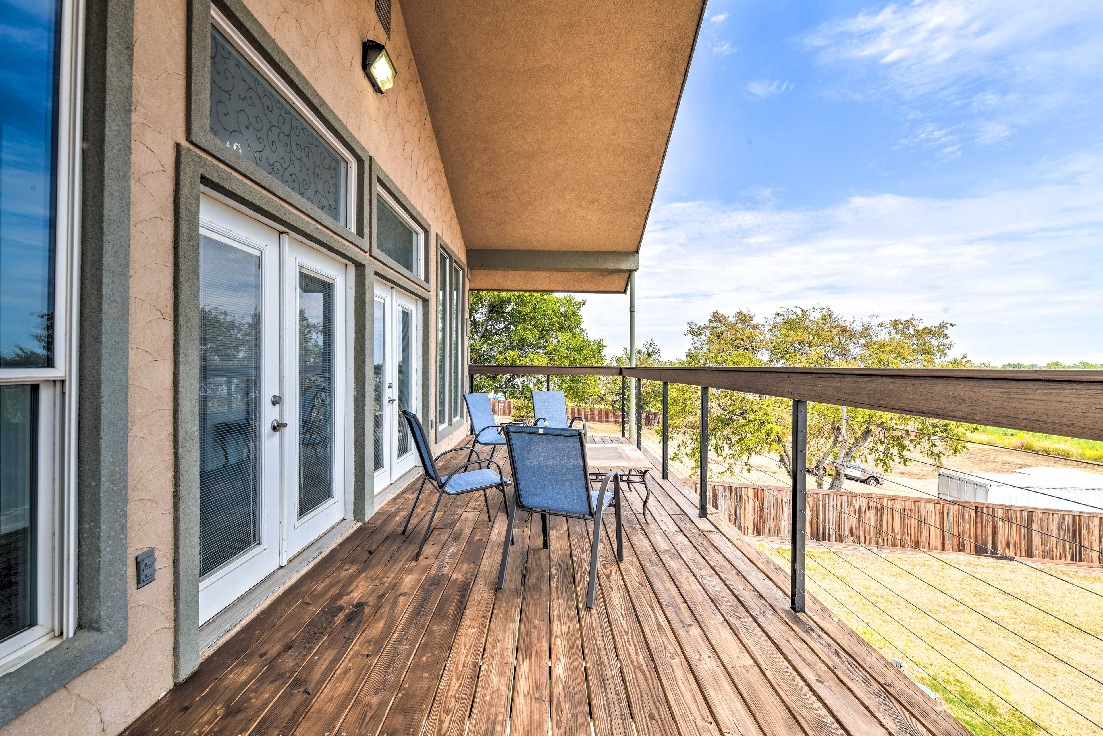 Furnished Deck