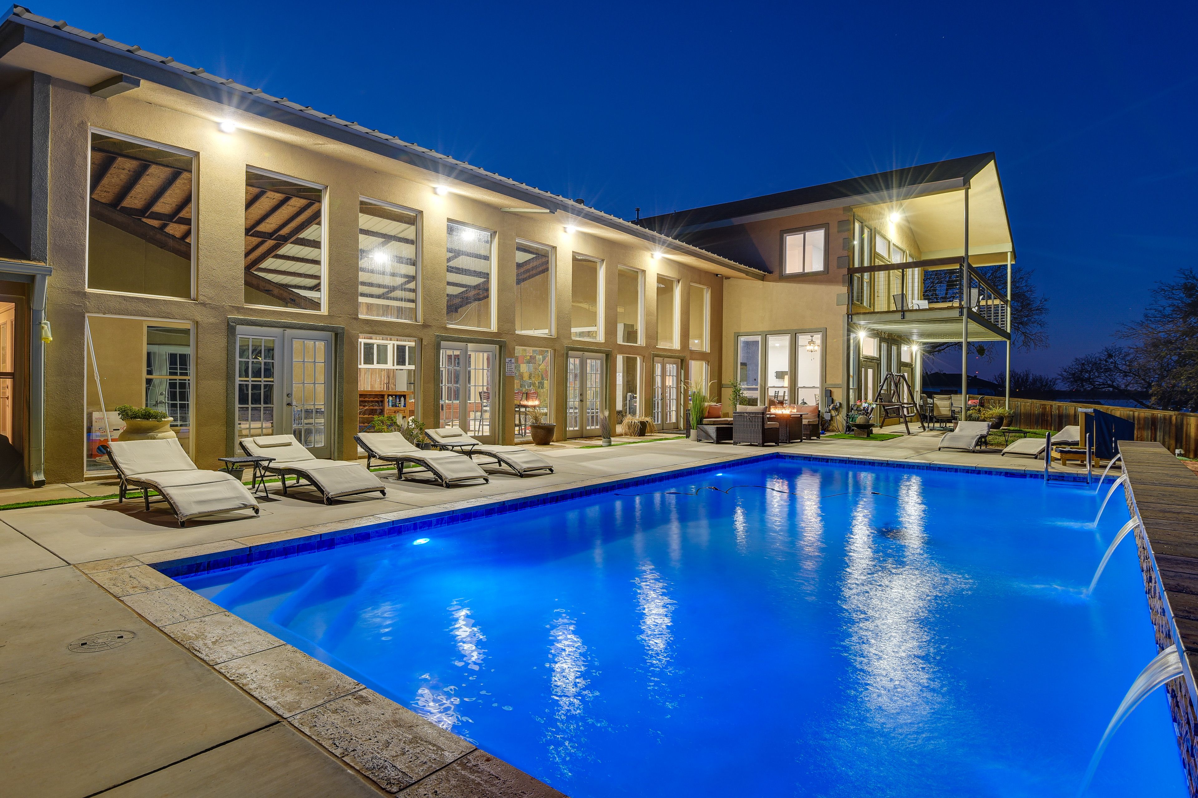 Pool w/ Lights
