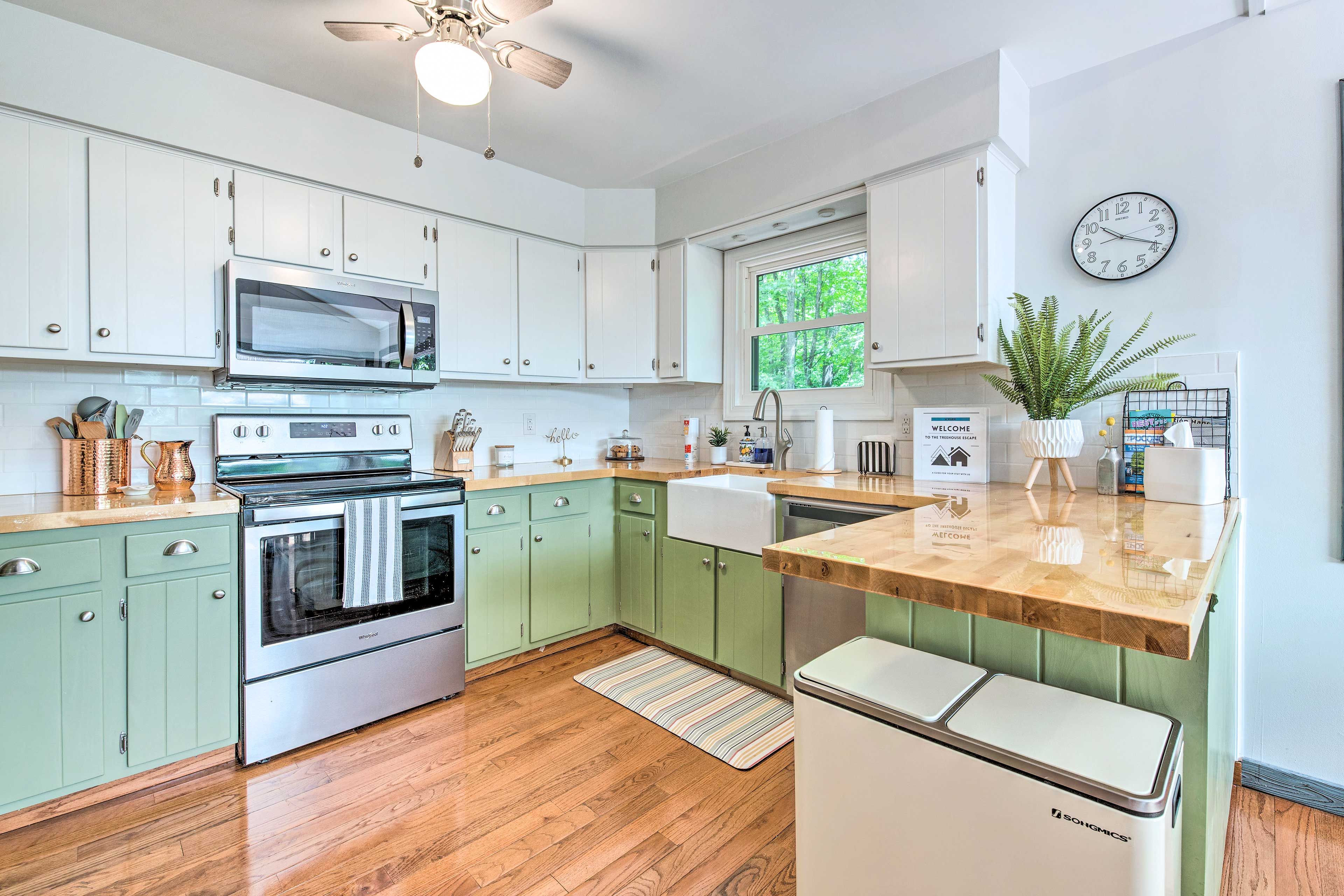 Kitchen | Main Floor | Cooking Basics | Blender | Complimentary Spices