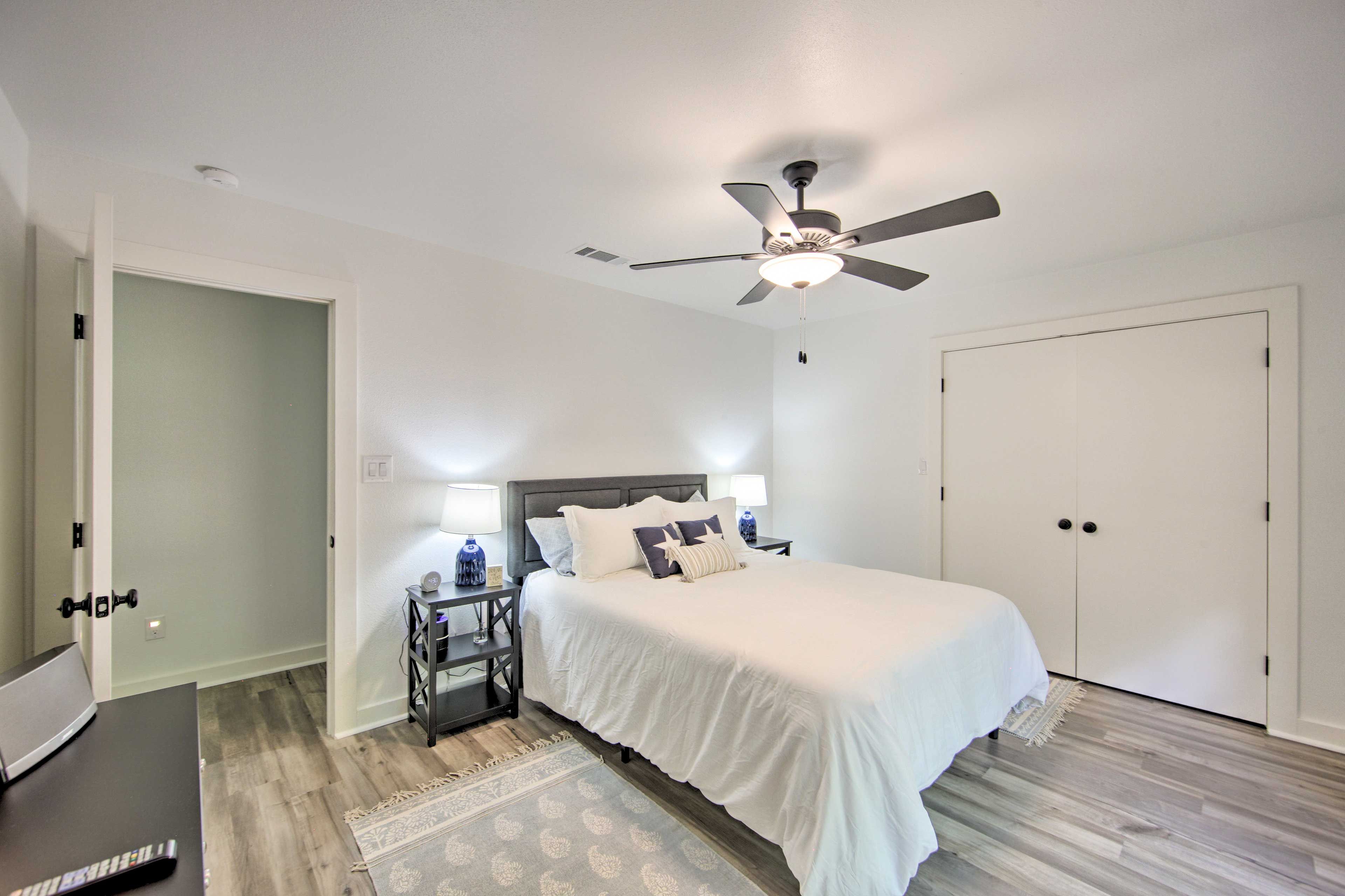 Bedroom 2 | Queen Bed | Smart TV w/ Cable
